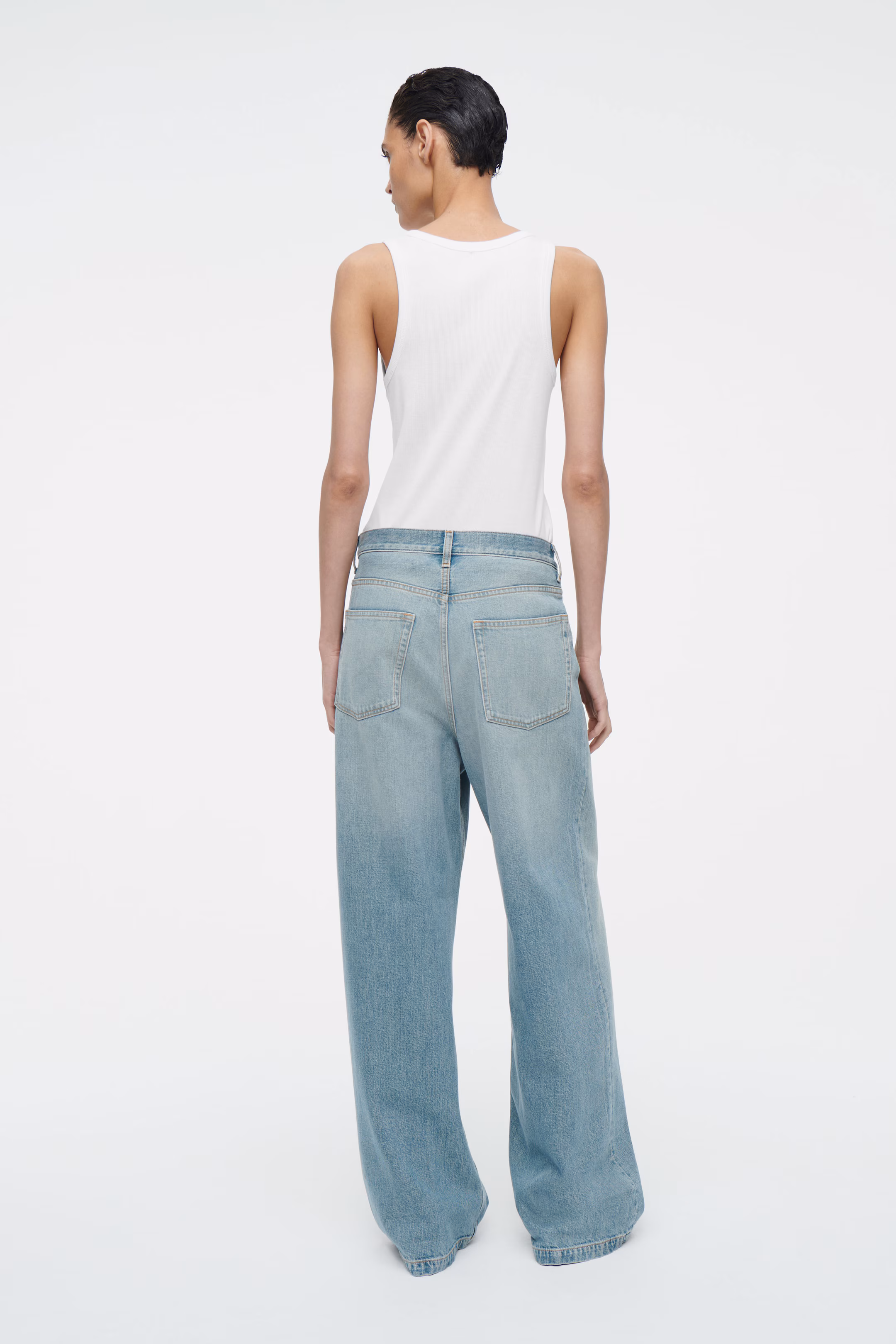 VOLUME WIDE-LEG JEANS