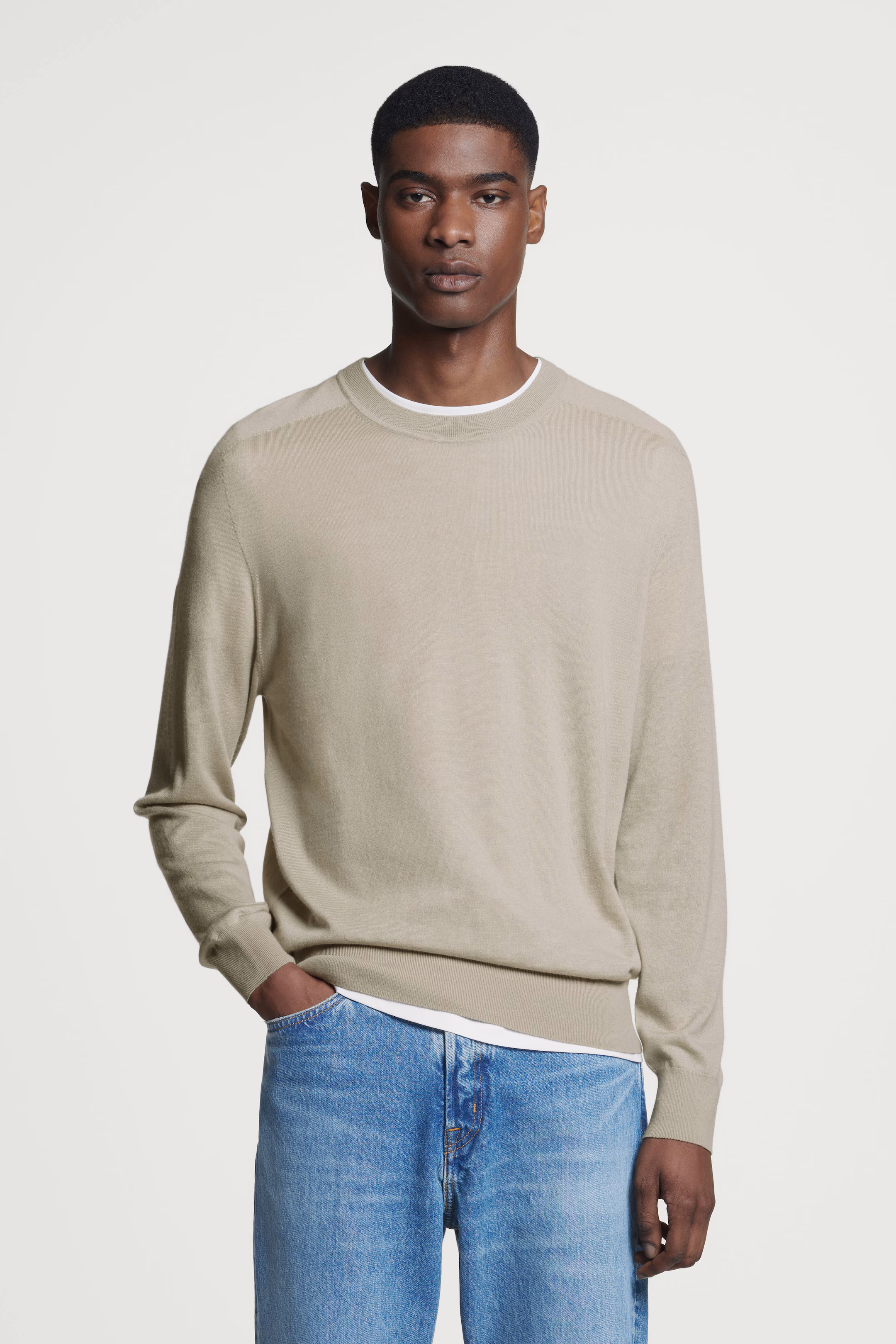 FINE-KNIT CASHMERE CREW-NECK JUMPER