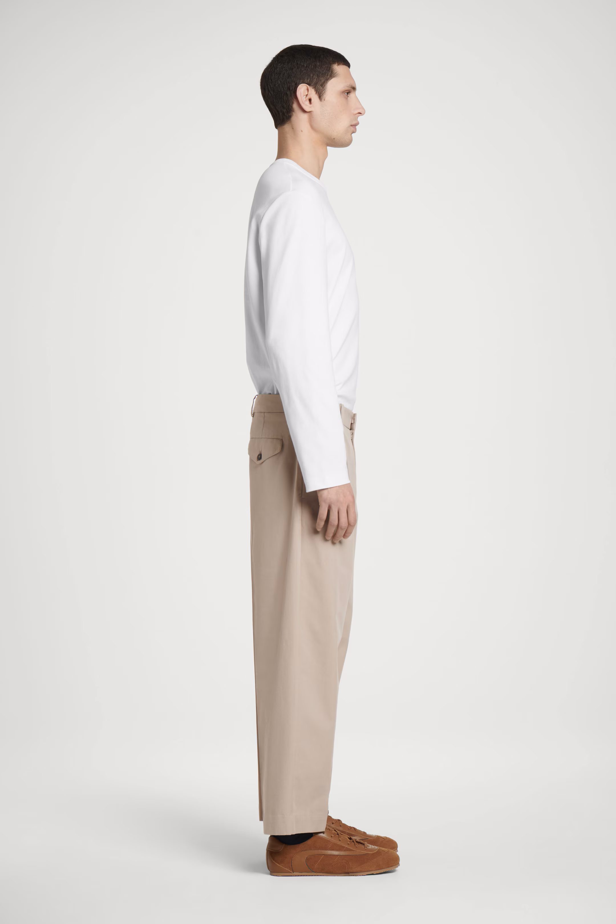 RELAXED PLEATED COTTON TAPERED TROUSERS