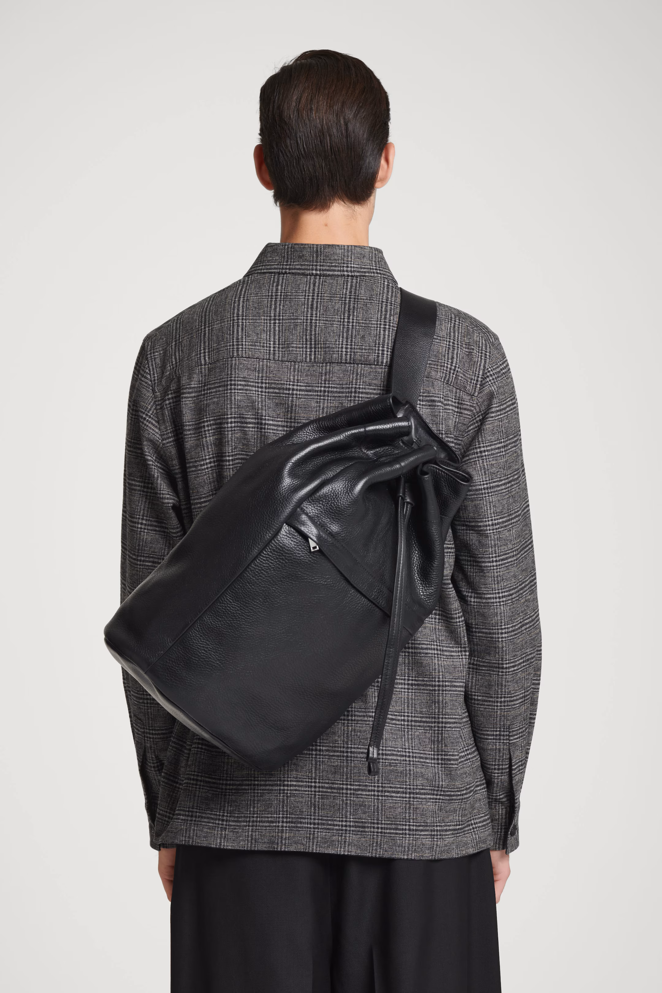 DRAWSTRING DUFFLE BAG - LEATHER