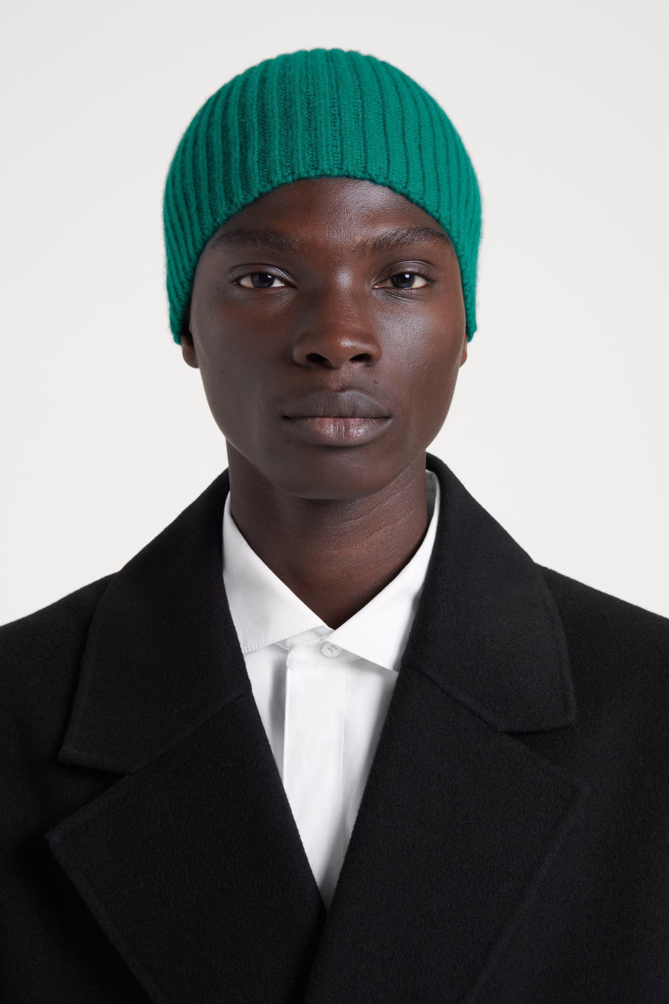 THE RIBBED CASHMERE BEANIE