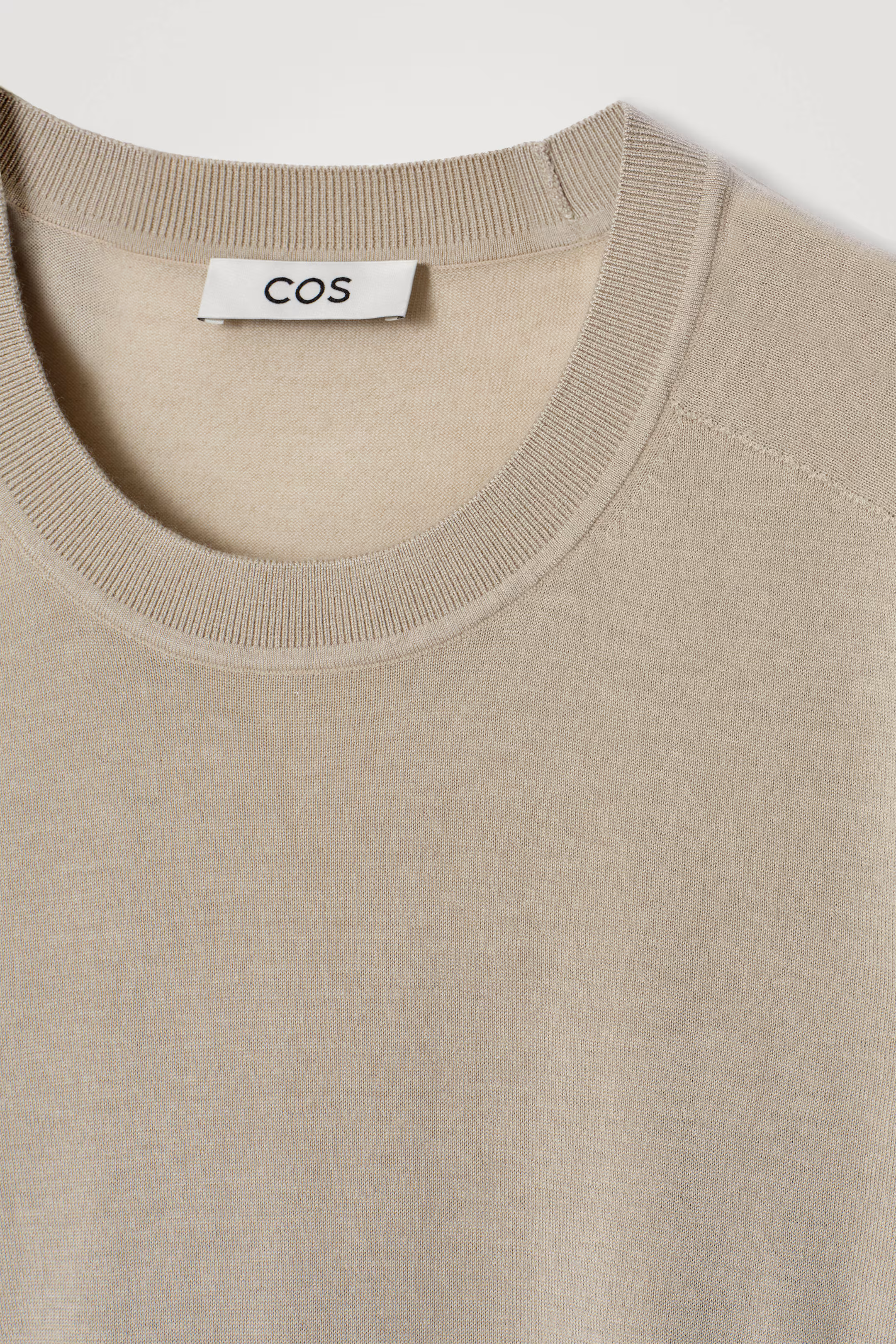 FINE-KNIT CASHMERE CREW-NECK JUMPER