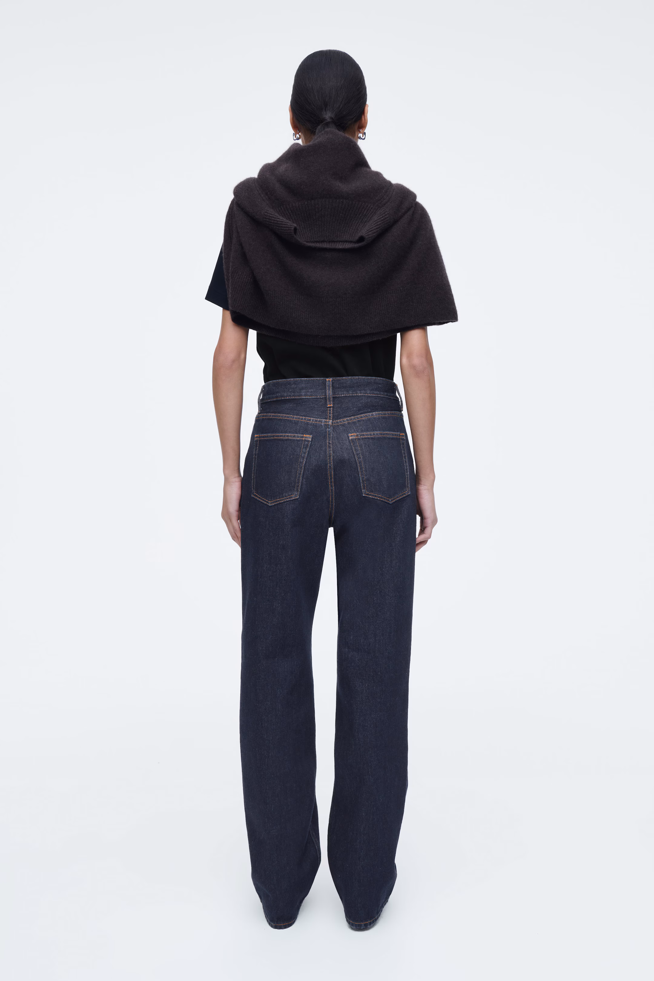 COLUMN STRAIGHT-LEG JEANS