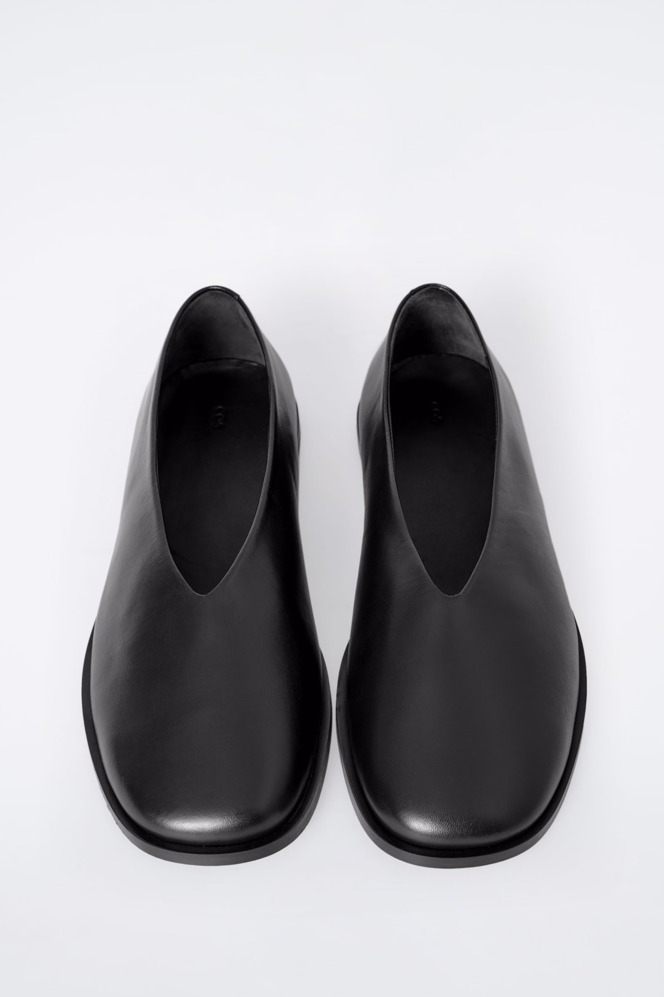 LEATHER BALLET FLATS