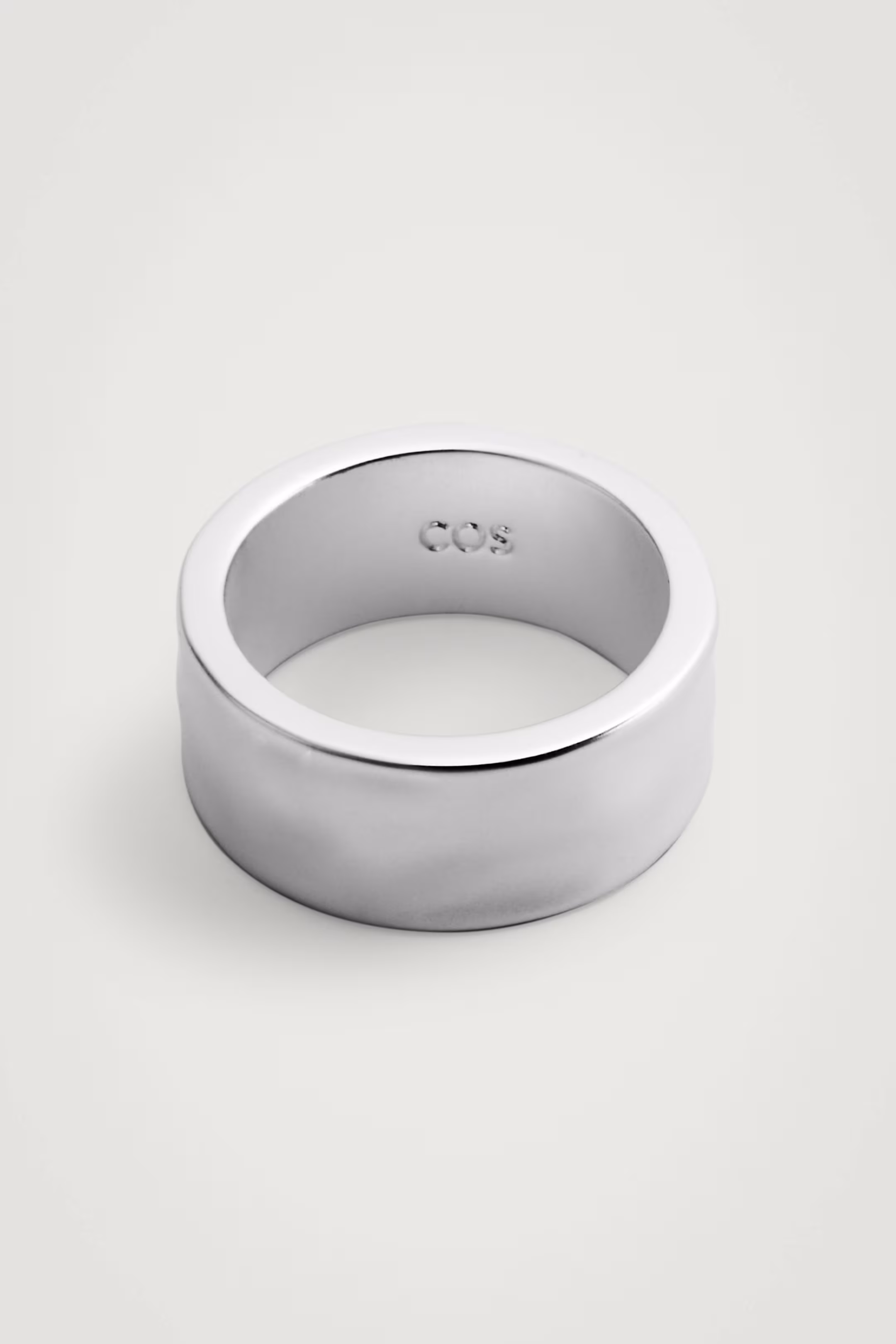 CHUNKY MATTE HAMMERED RING