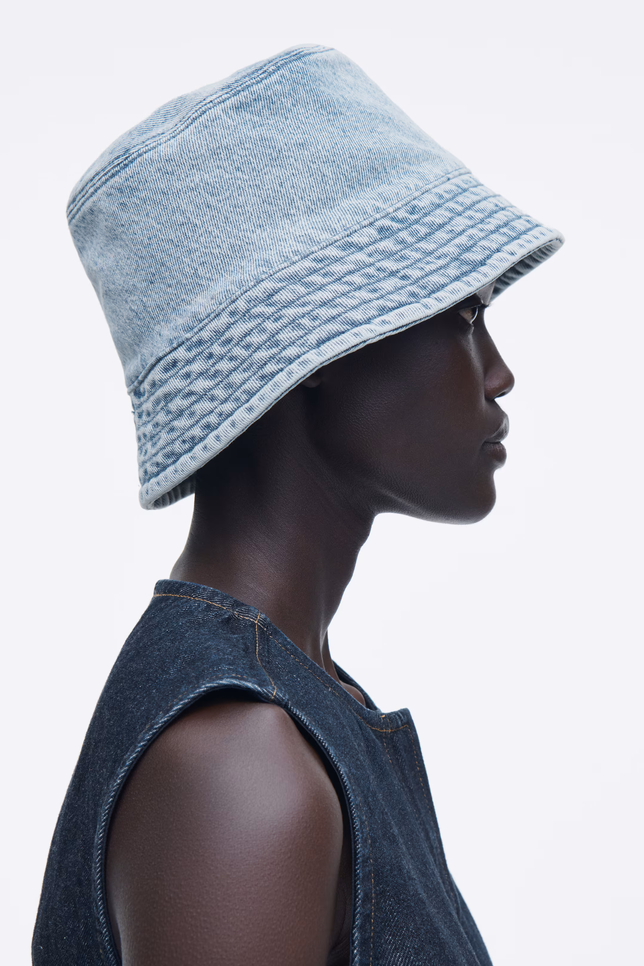 DENIM BUCKET HAT