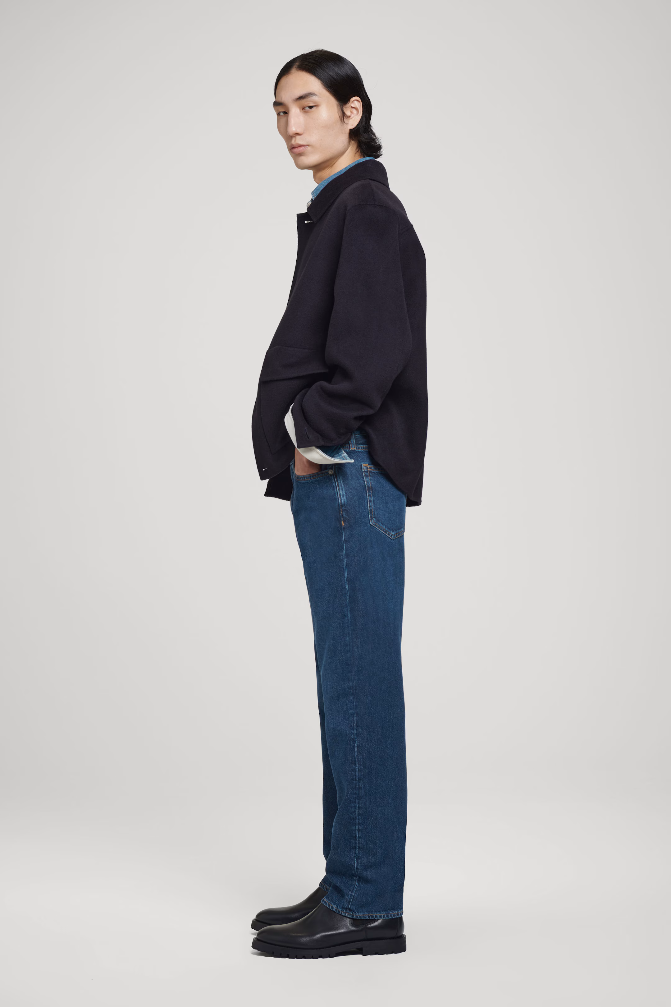 SIGNATURE STRAIGHT-LEG JEANS
