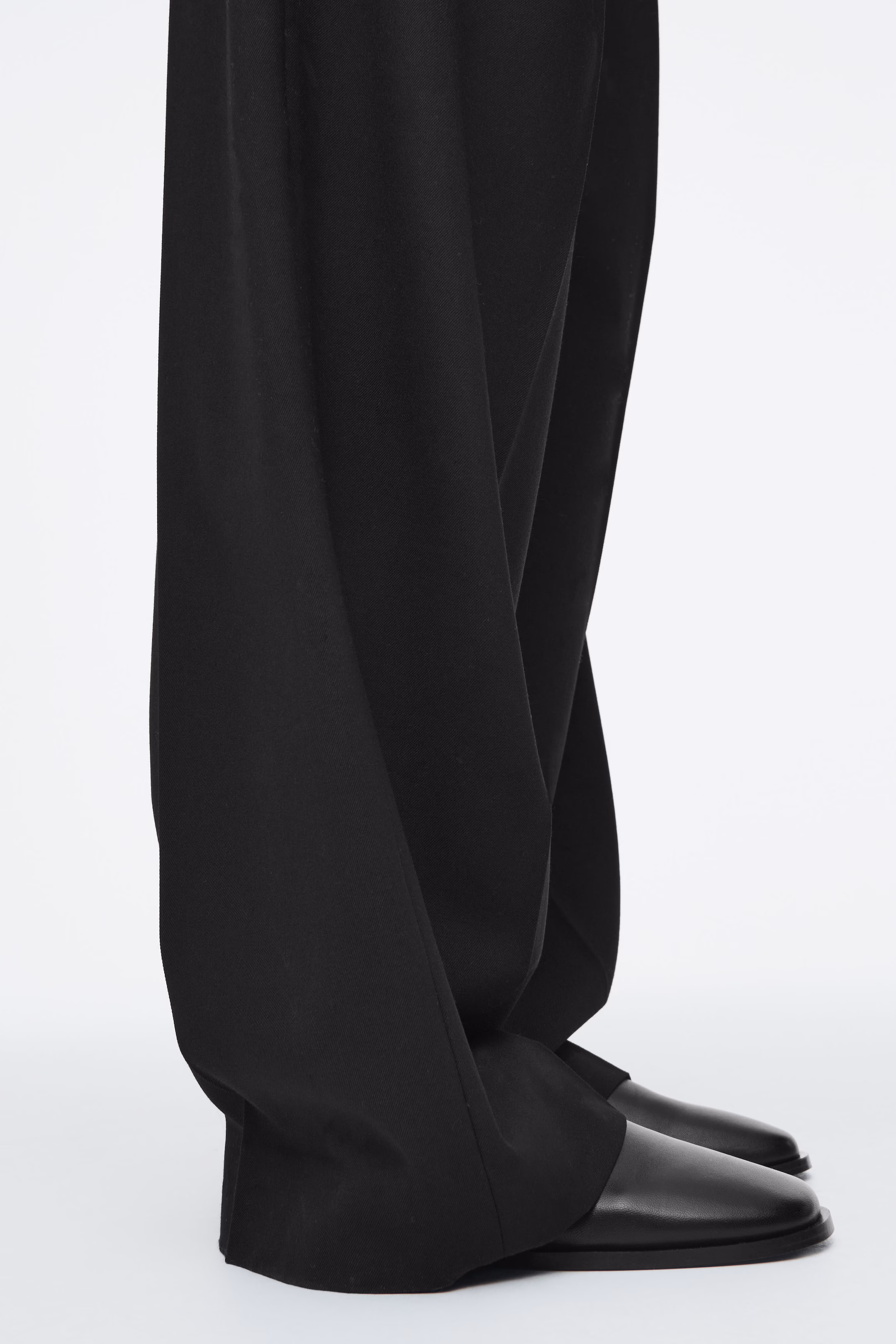 CLASSIC LEATHER MULES