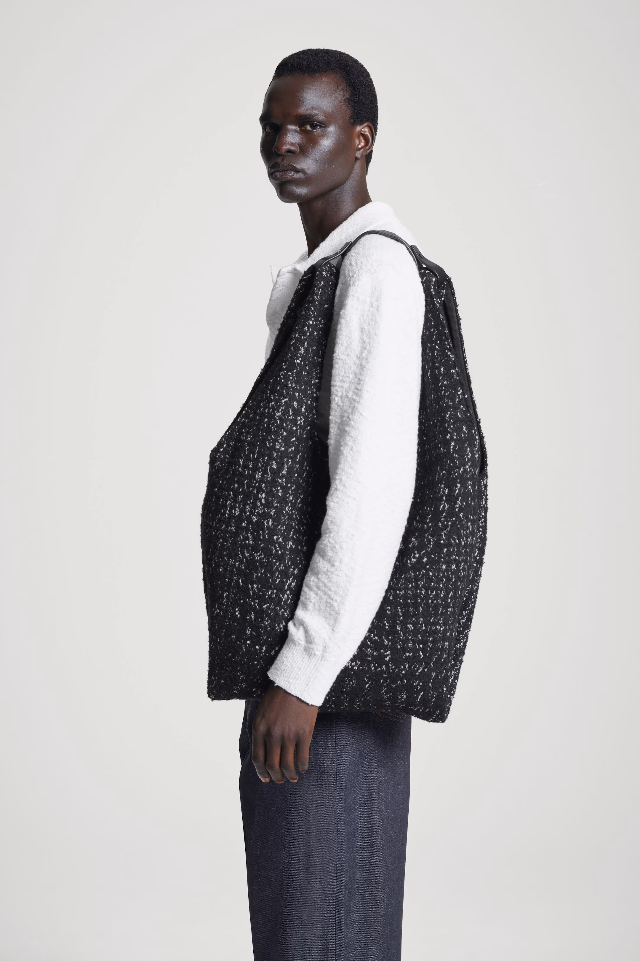 OVERSIZED JACQUARD TOTE BAG