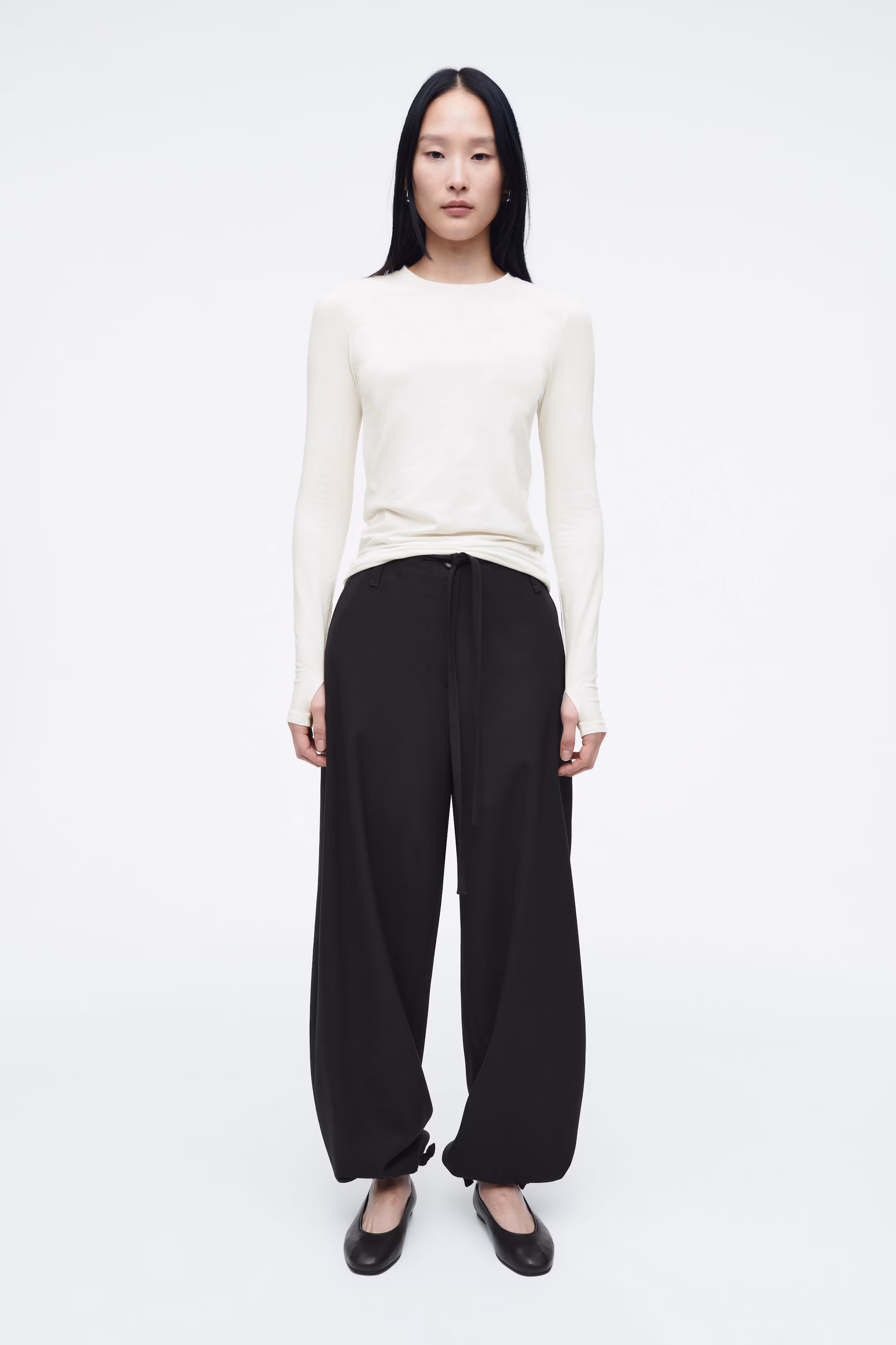 SLIM LIGHTWEIGHT LONG-SLEEVED TOP