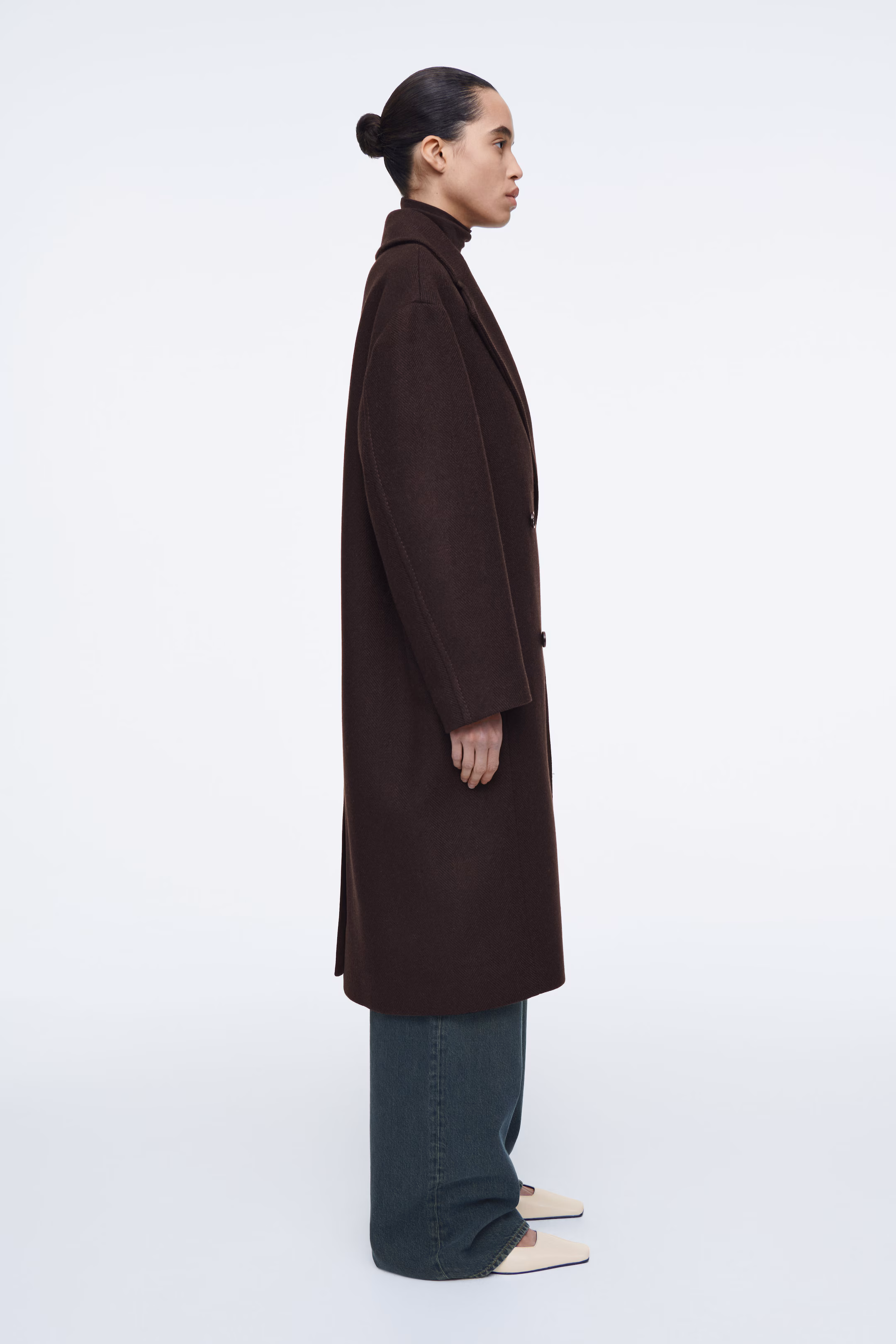 SQUARE-TOE LEATHER COURT SHOES