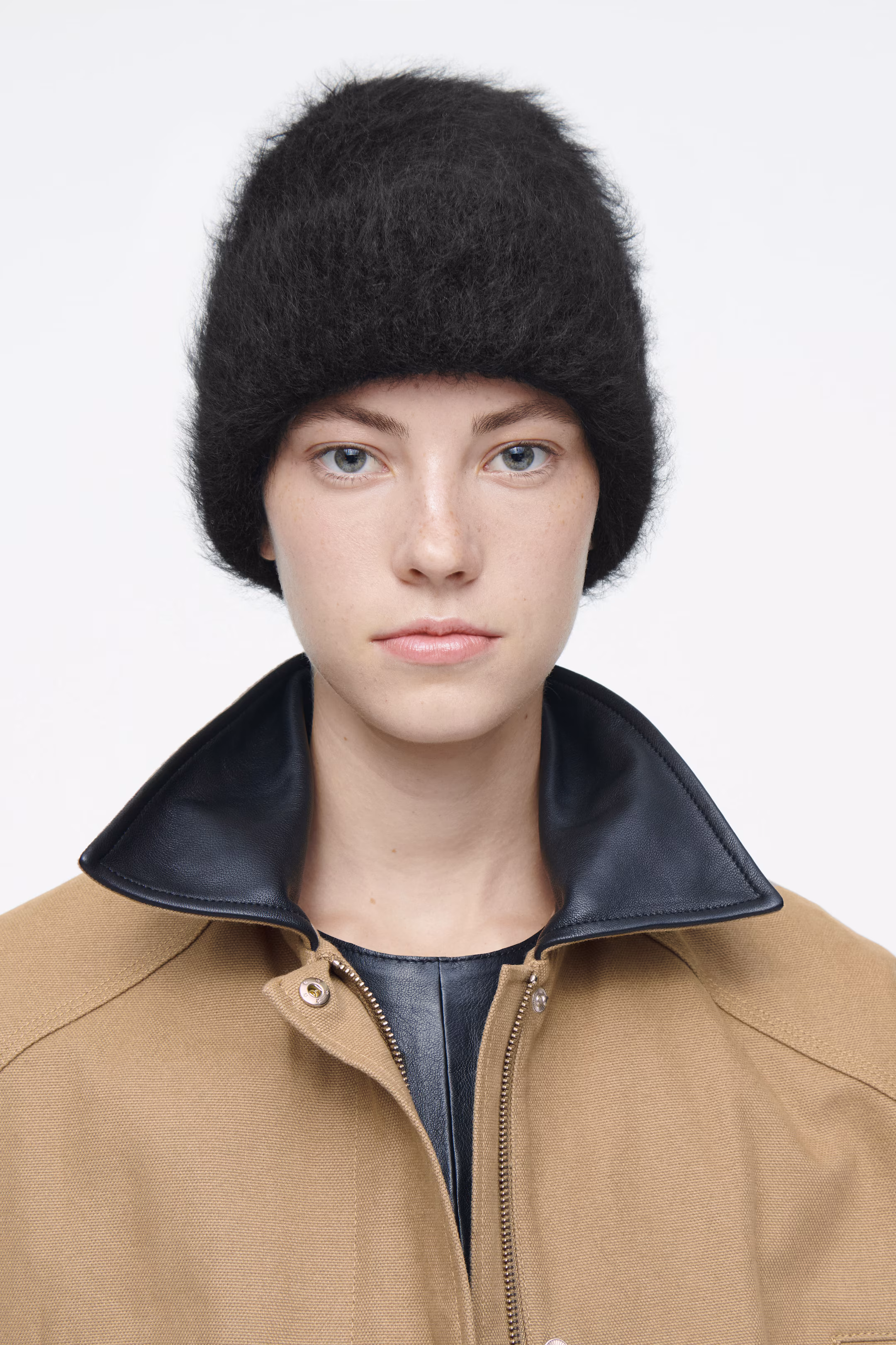 RIBBED MOHAIR BEANIE