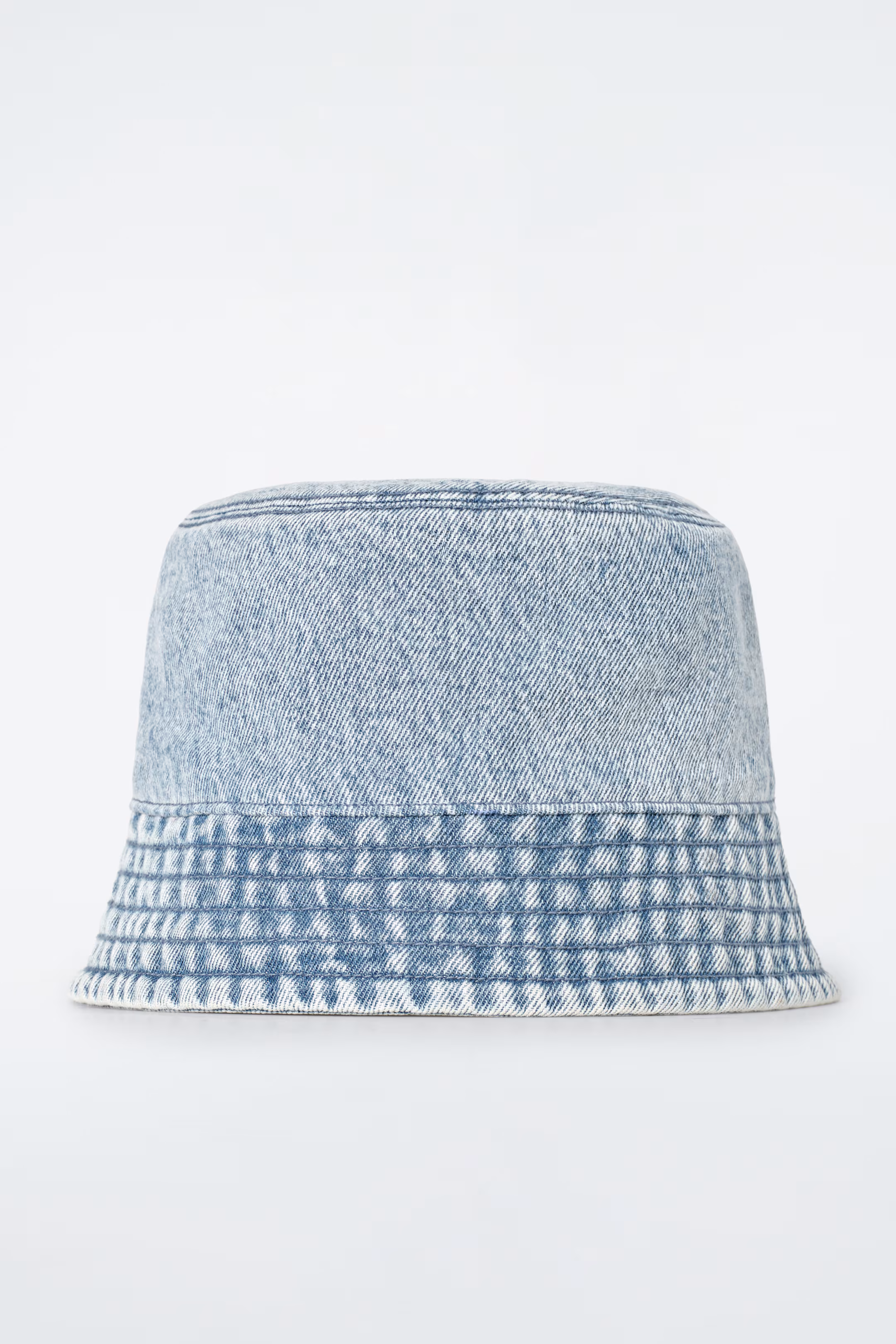 DENIM BUCKET HAT