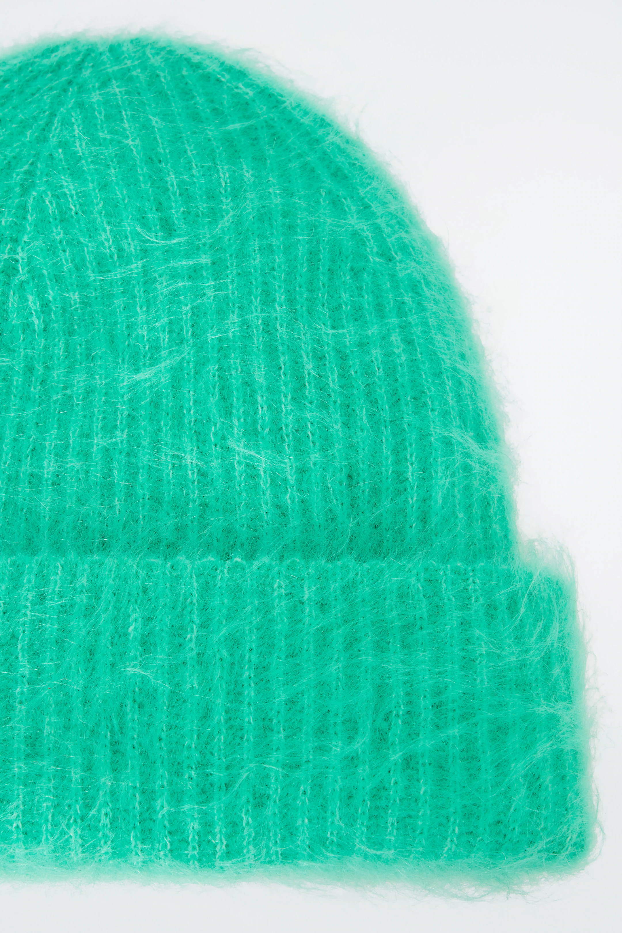 RIBBED MOHAIR BEANIE