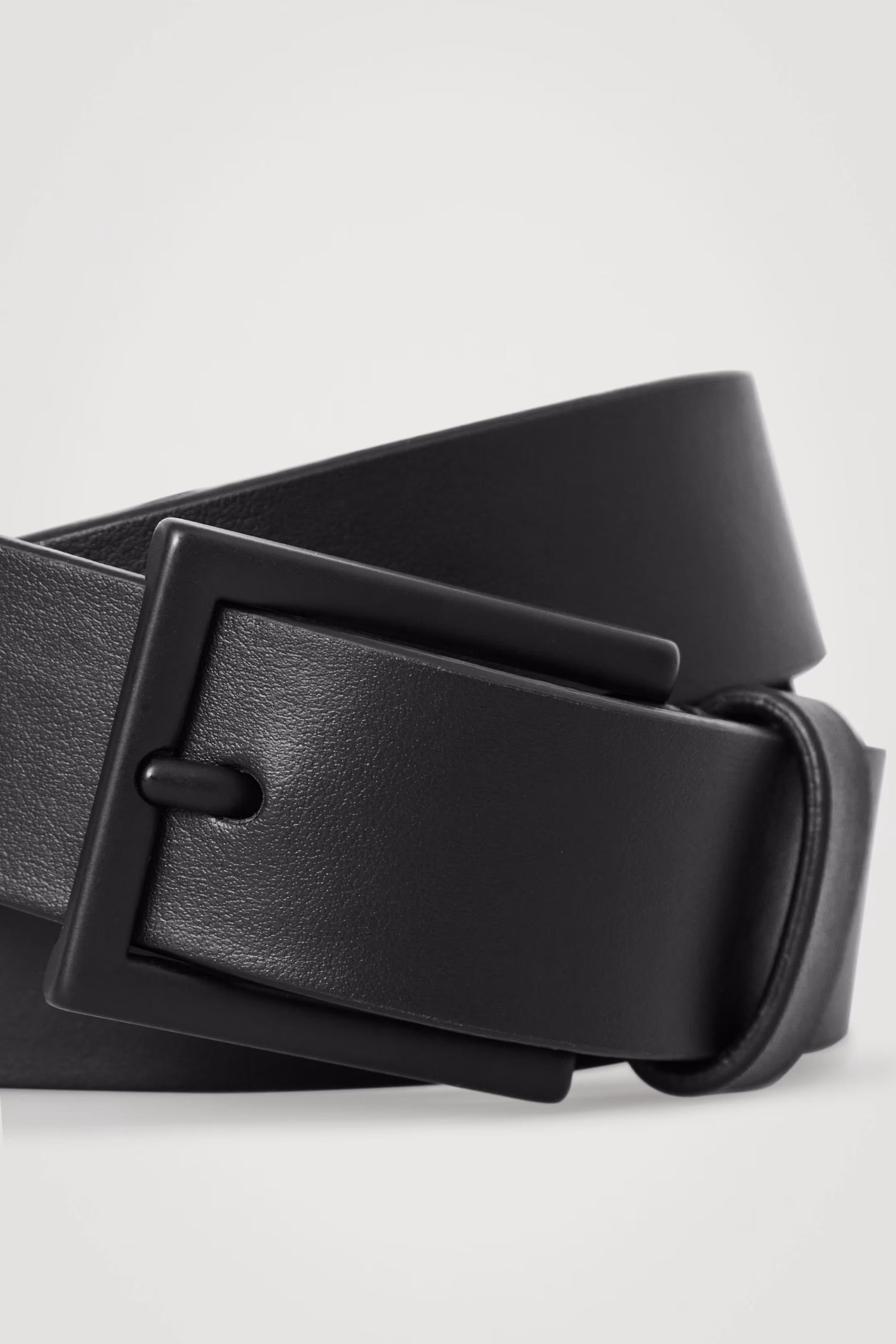 MATTE LEATHER BELT