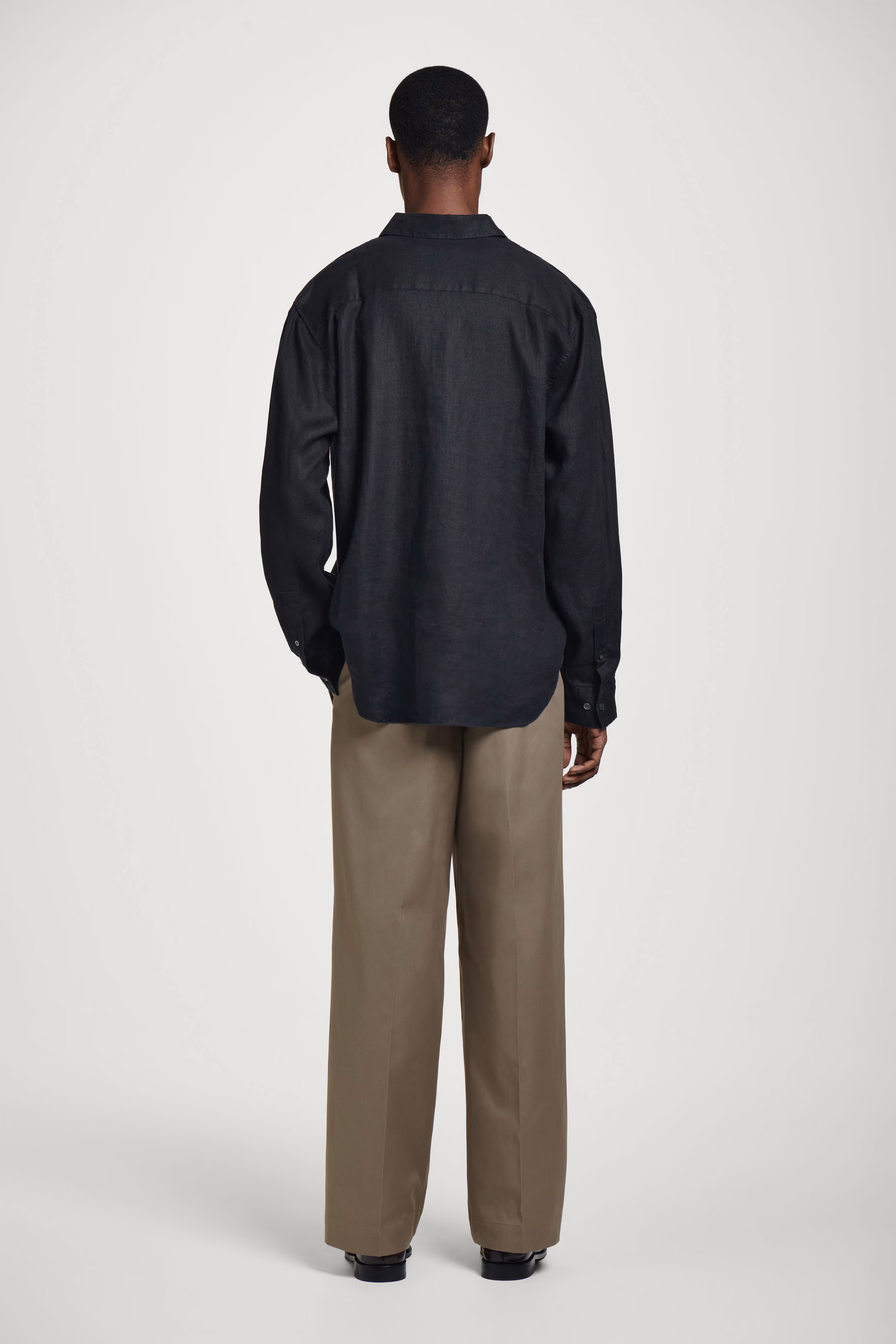 RELAXED LINEN LONG-SLEEVED SHIRT