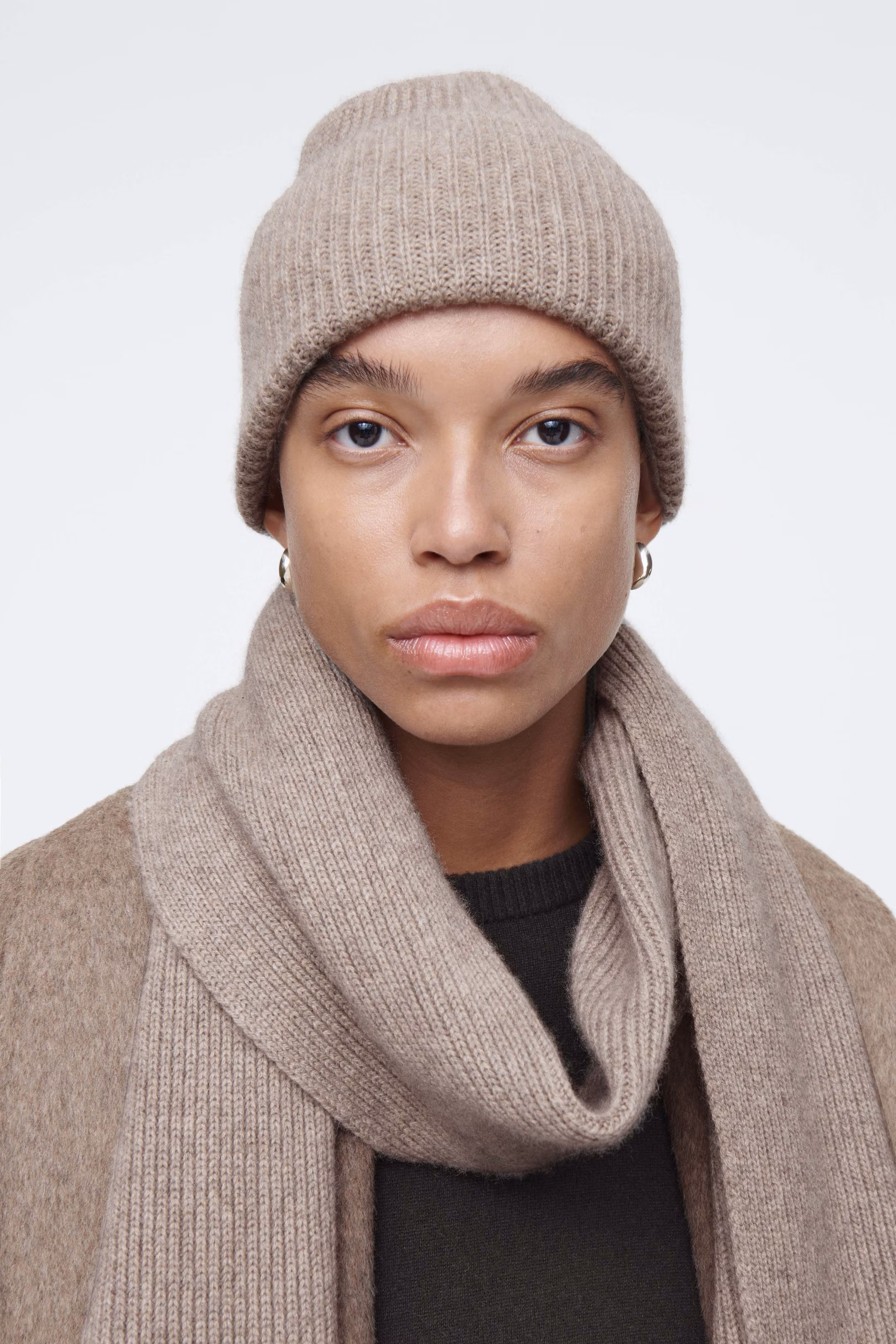 RIBBED WOOL AND CASHMERE BEANIE