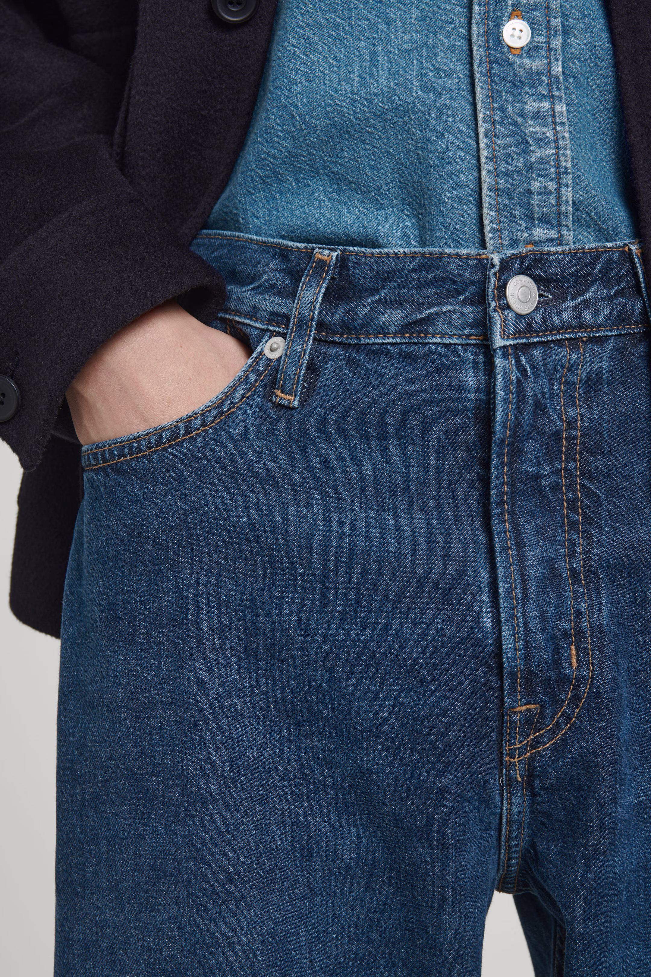 SIGNATURE STRAIGHT-LEG JEANS