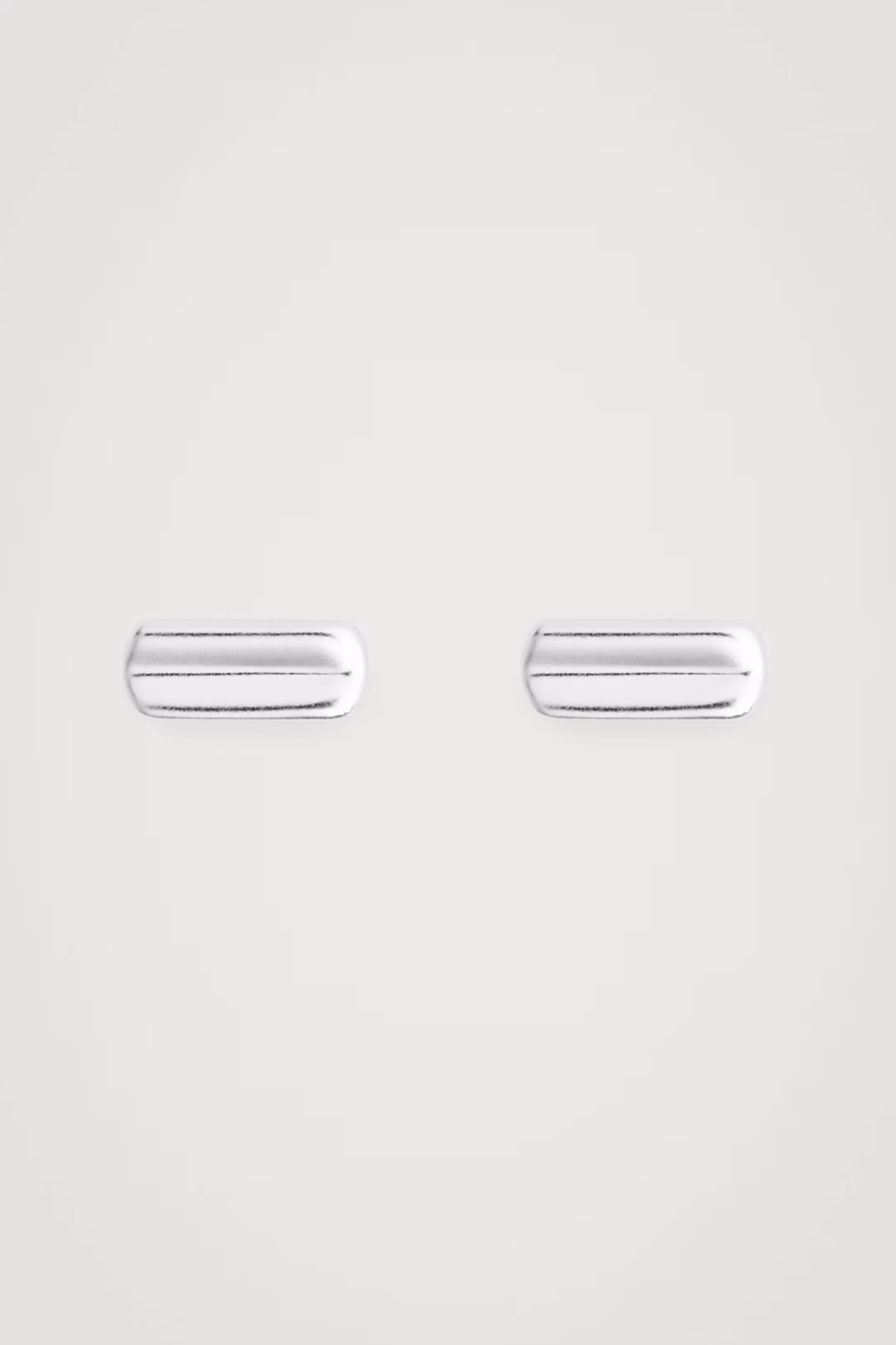 RECTANGULAR STUD EARRINGS