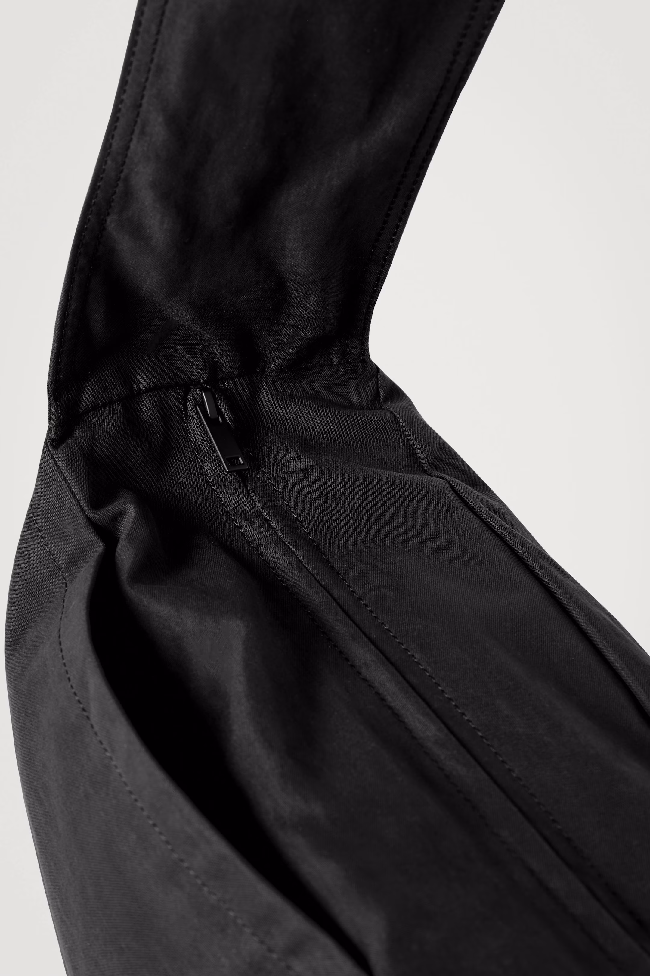 SLOUCHY WATER-REPELLENT CROSSBODY BAG - NYLON