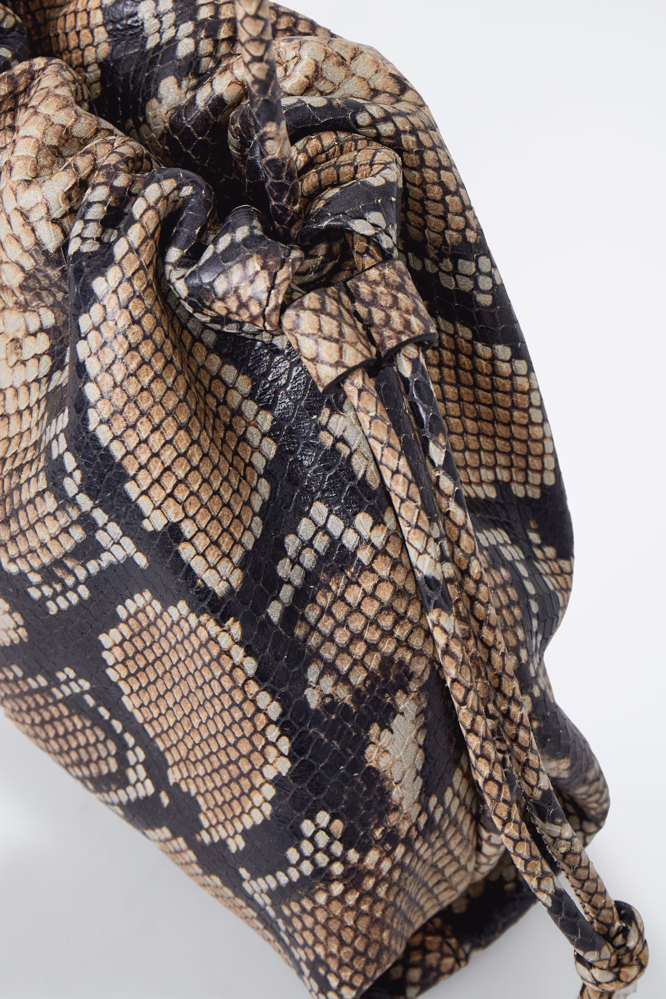 MINI CAVATELLI CLUTCH BAG - LEATHER