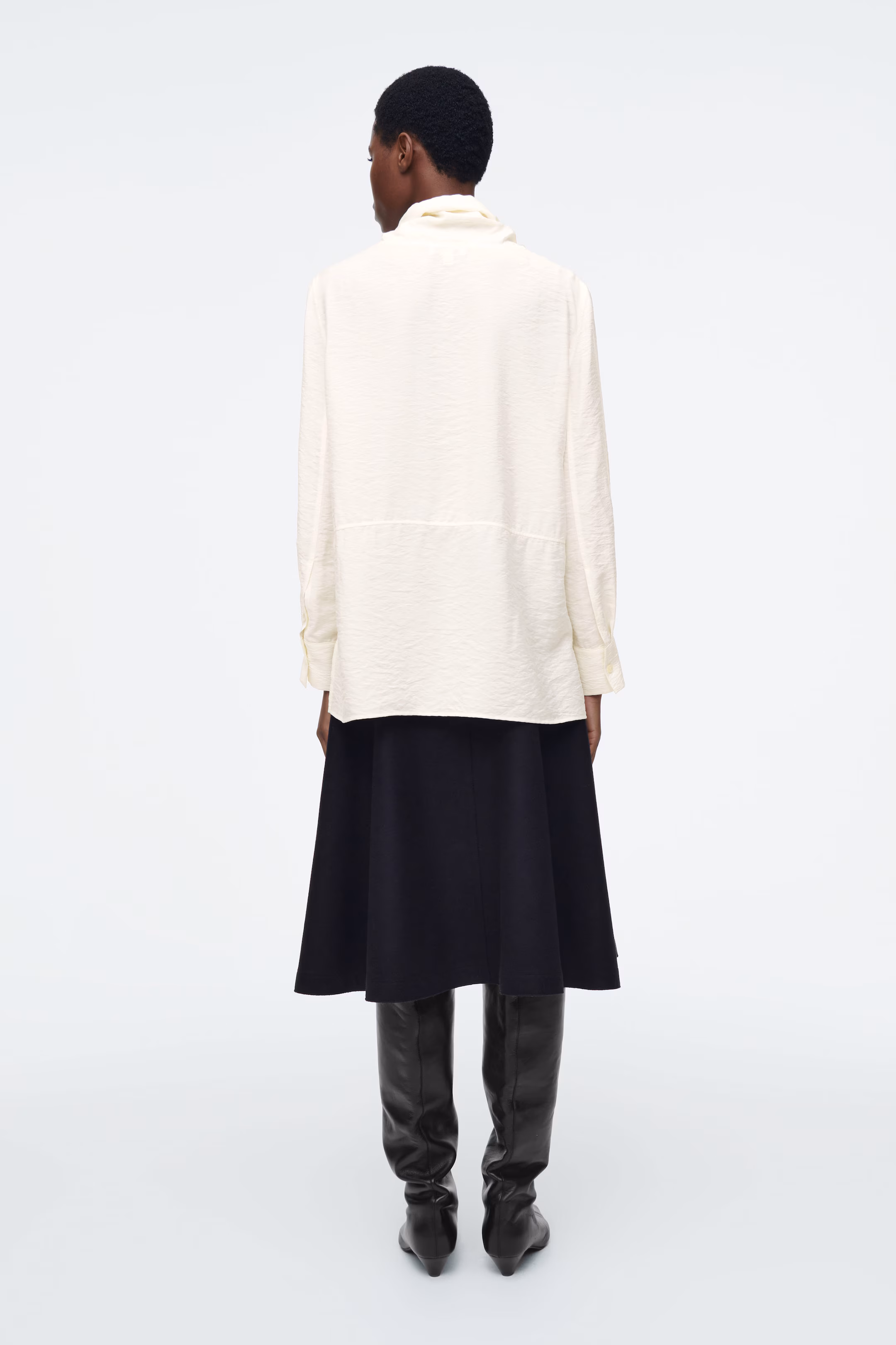 DRAWSTRING FUNNEL-NECK BLOUSE