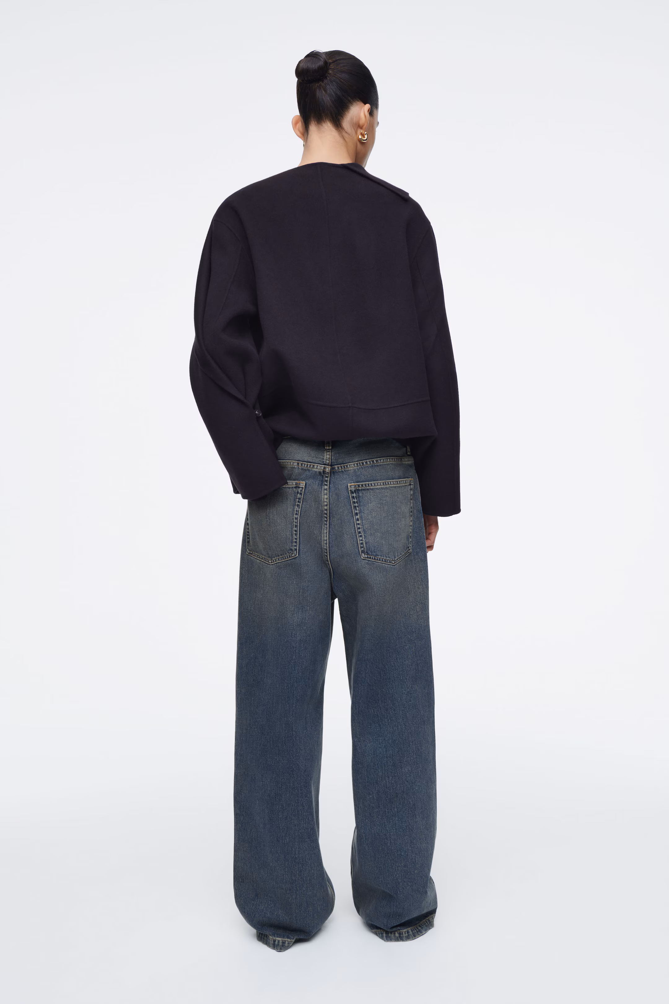 VOLUME WIDE-LEG JEANS