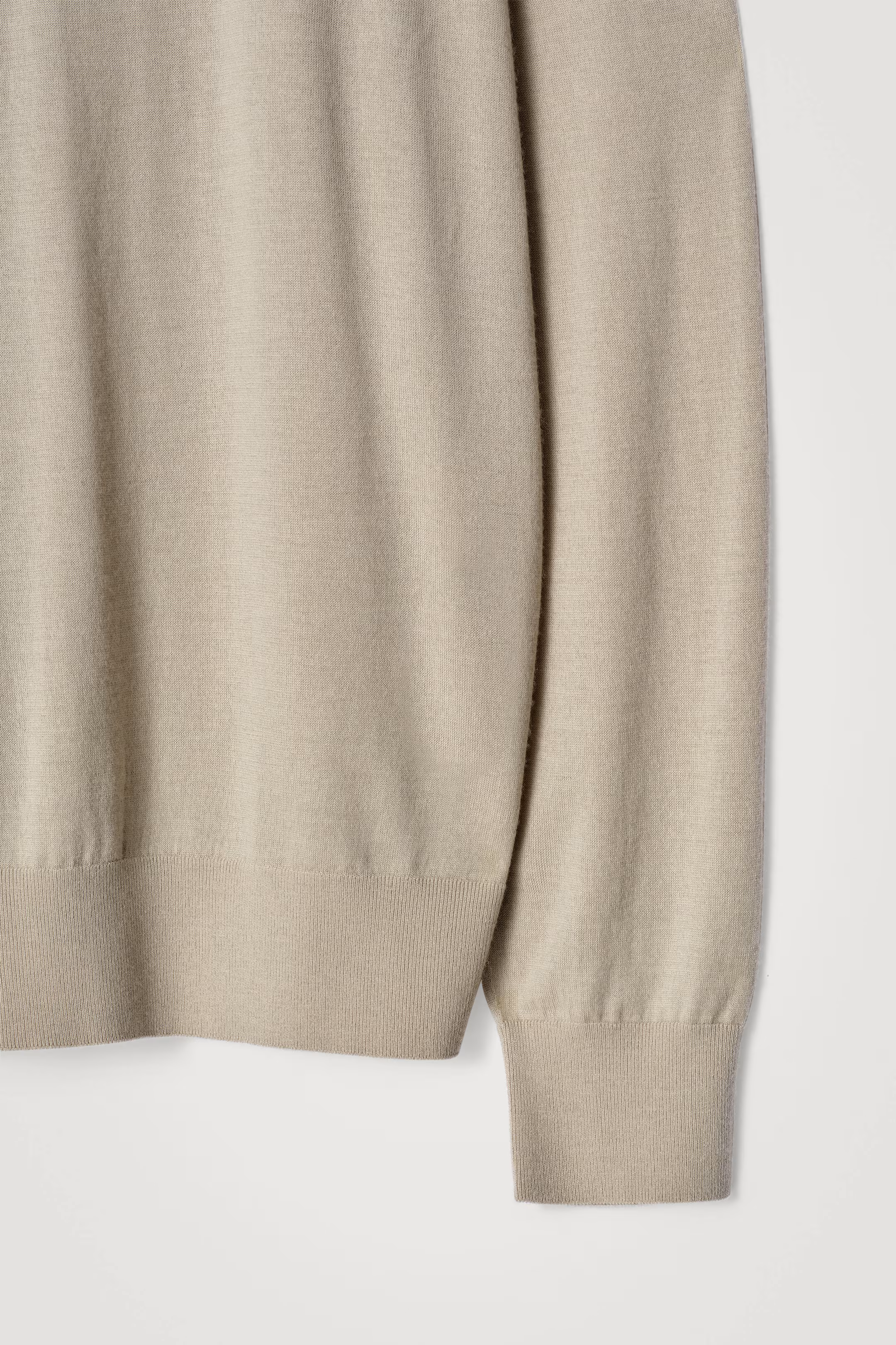 FINE-KNIT CASHMERE CREW-NECK JUMPER