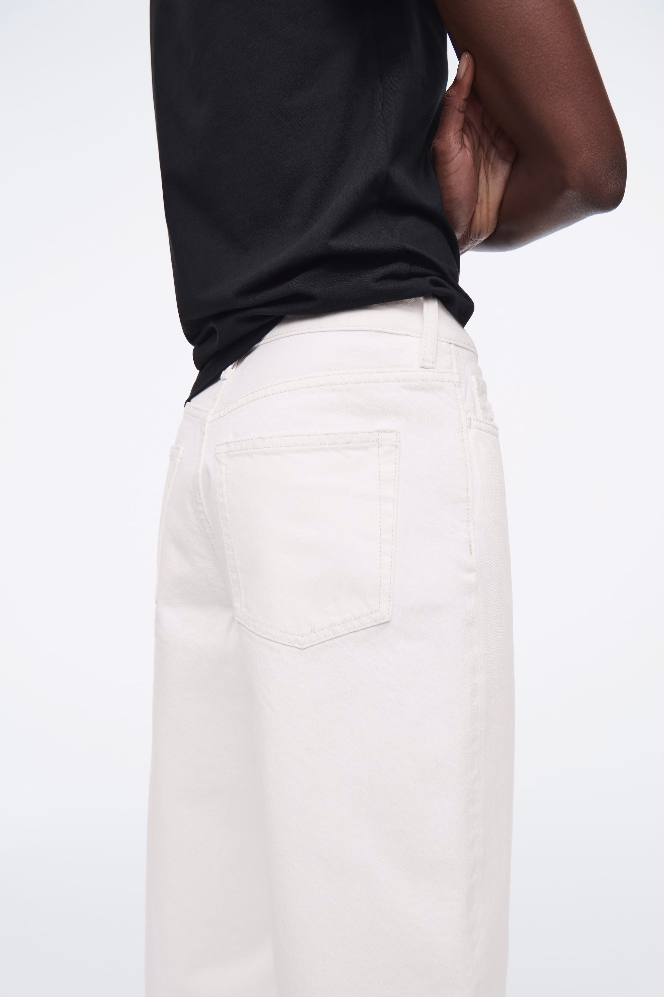 ARCH TAPERED JEANS