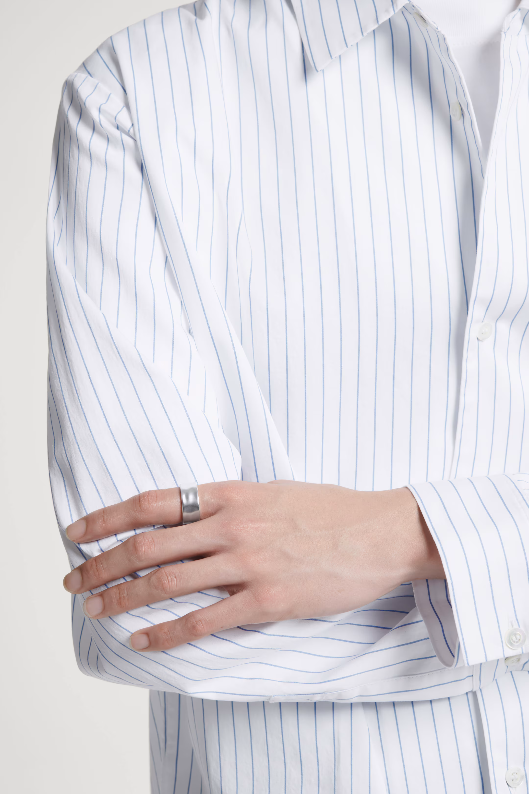 CHUNKY MATTE HAMMERED RING