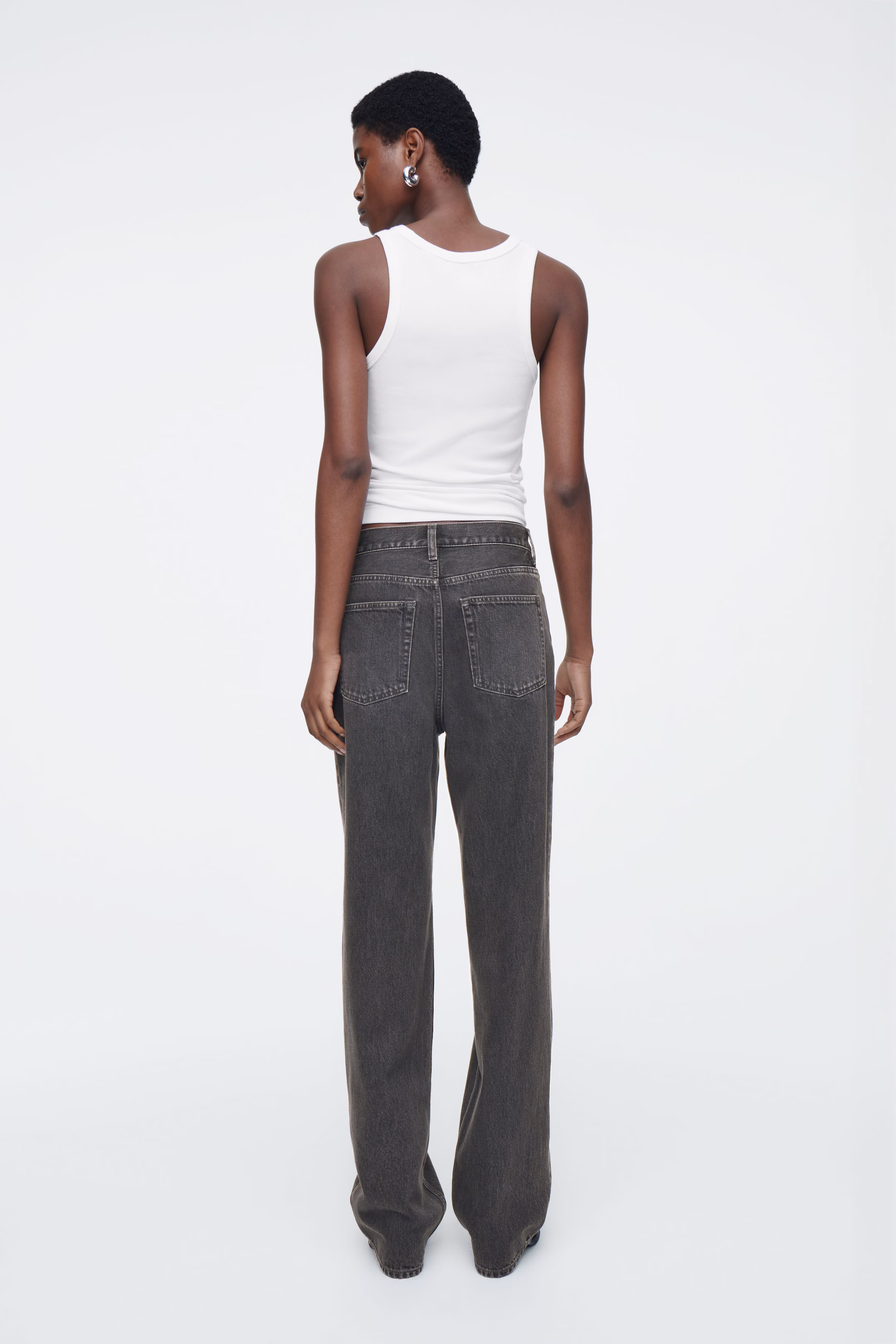 COLUMN STRAIGHT-LEG JEANS