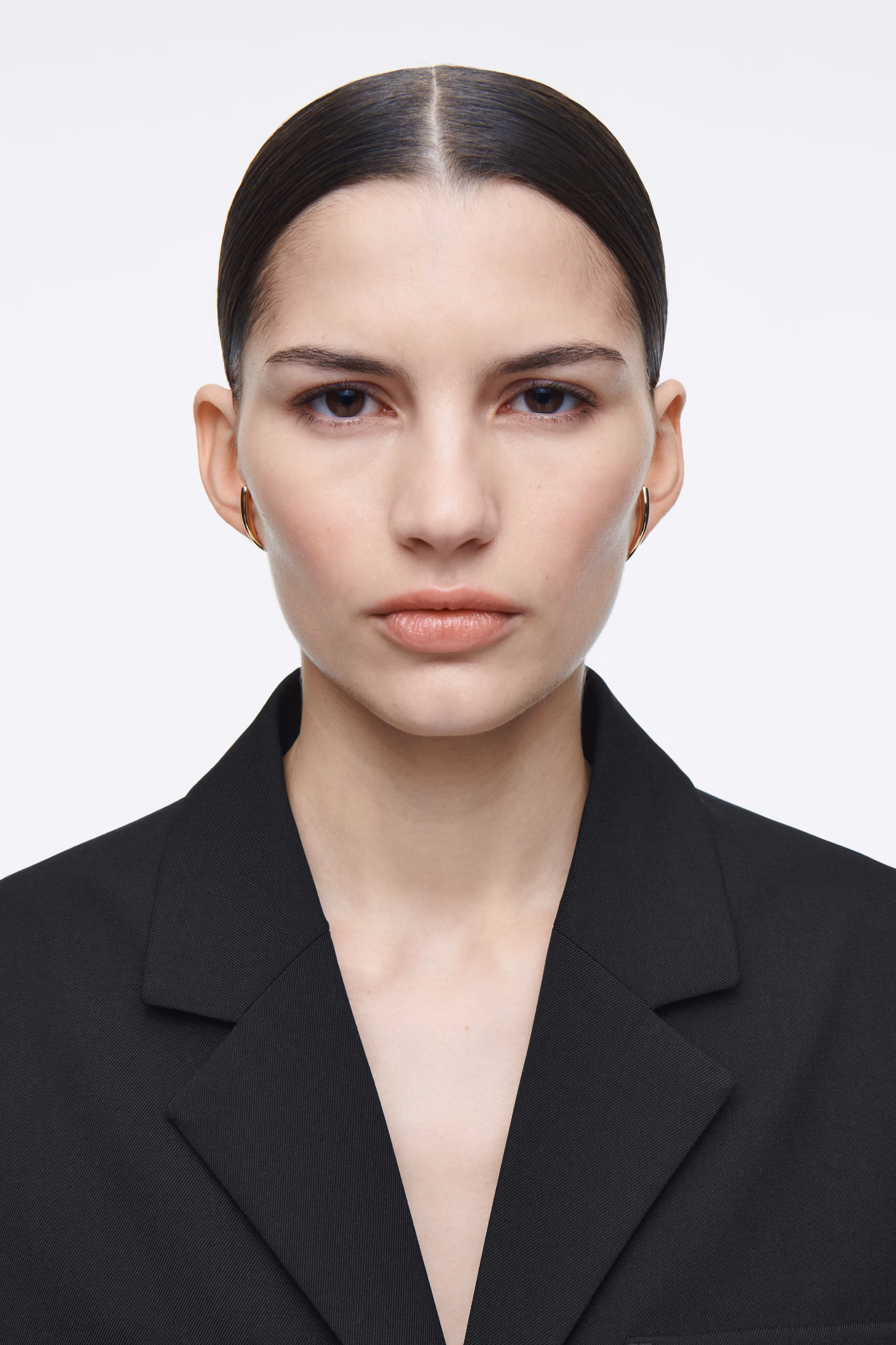 CURVED STUD EARRINGS