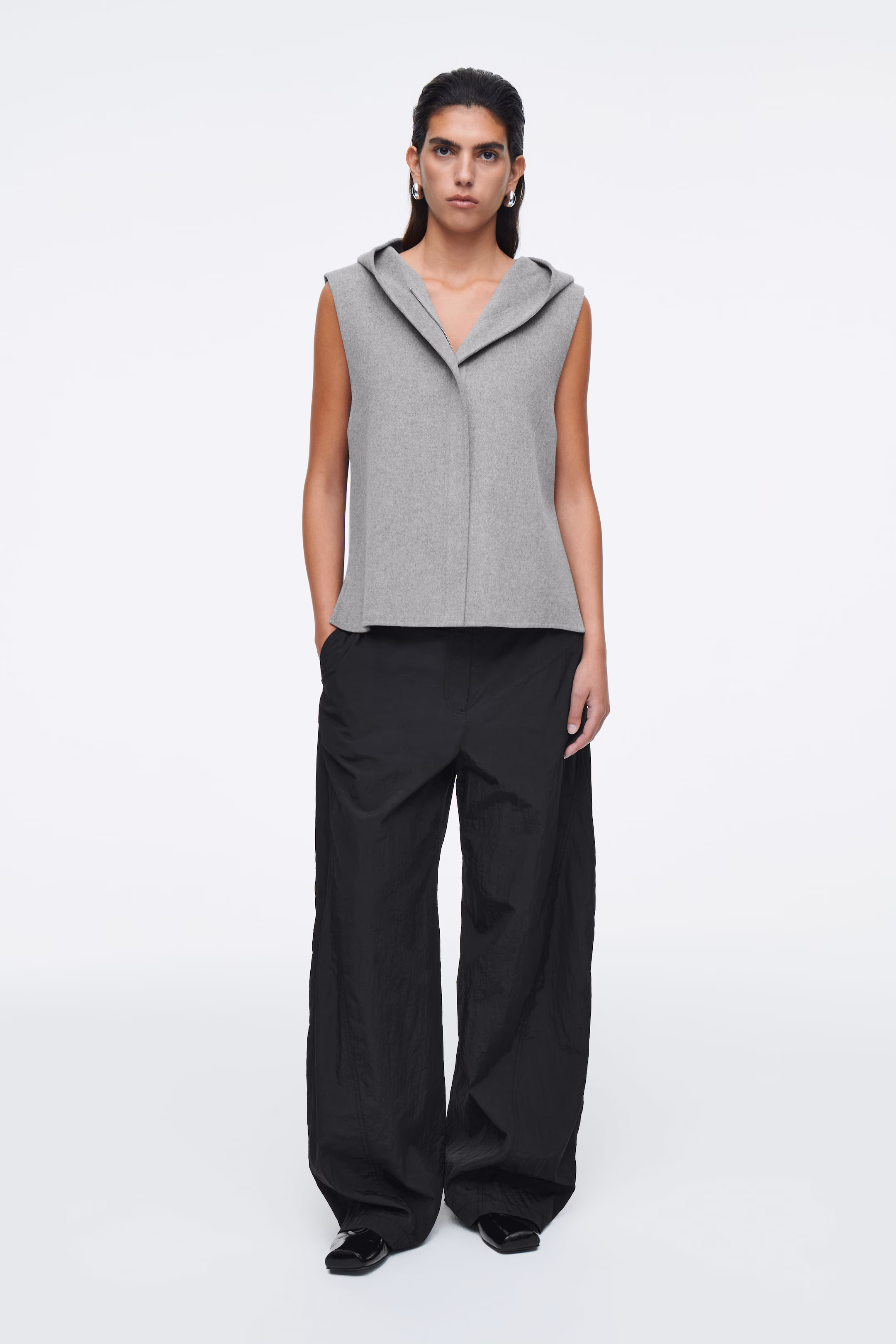 DOUBLE-FACED HYBRID HOODED GILET