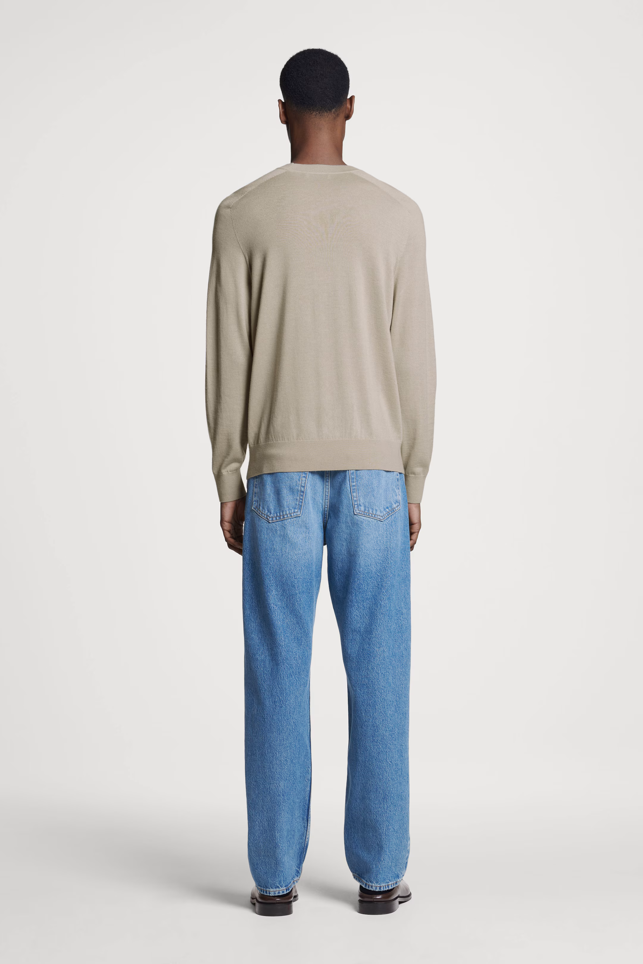 FINE-KNIT CASHMERE CREW-NECK JUMPER