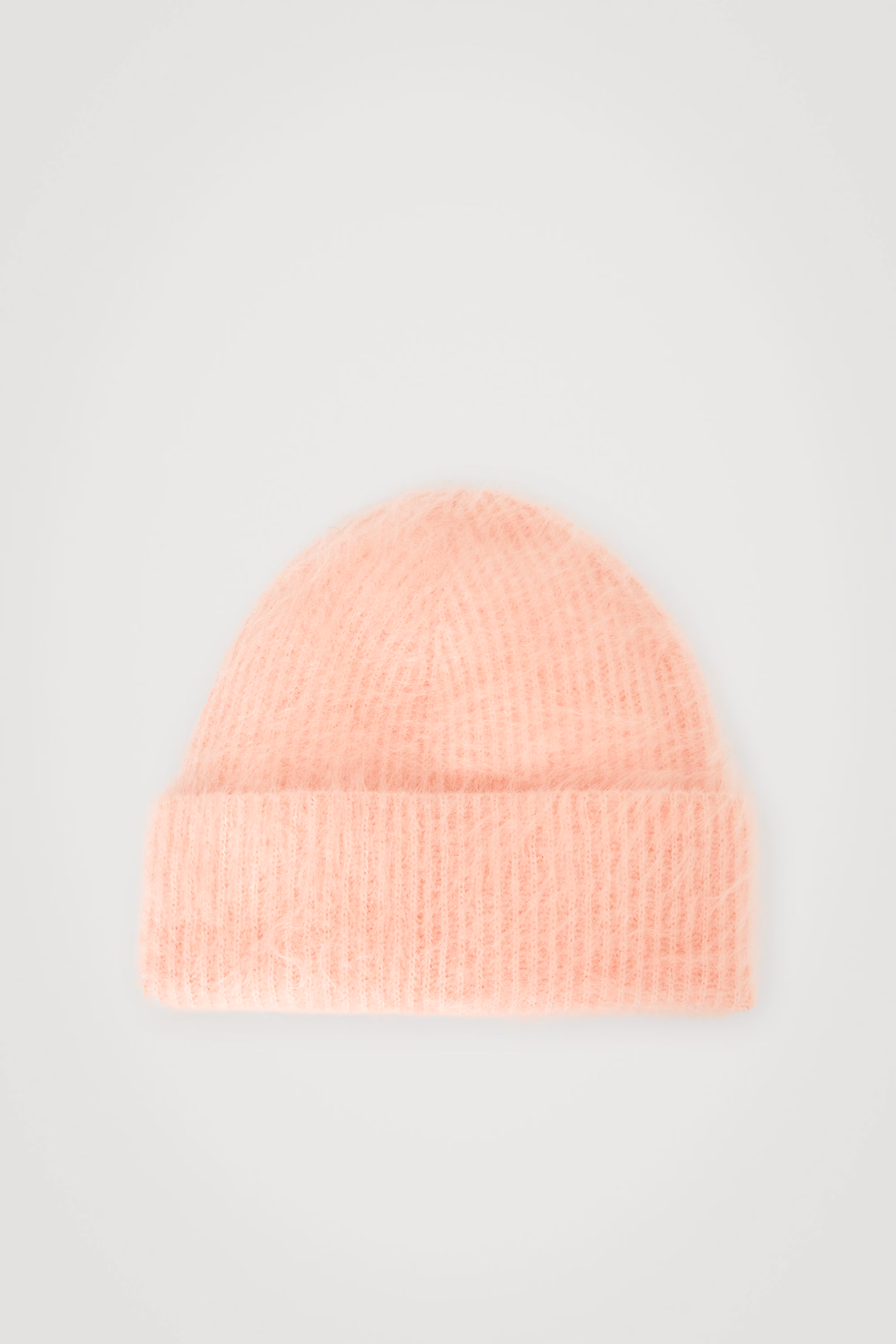 RIBBED MOHAIR BEANIE
