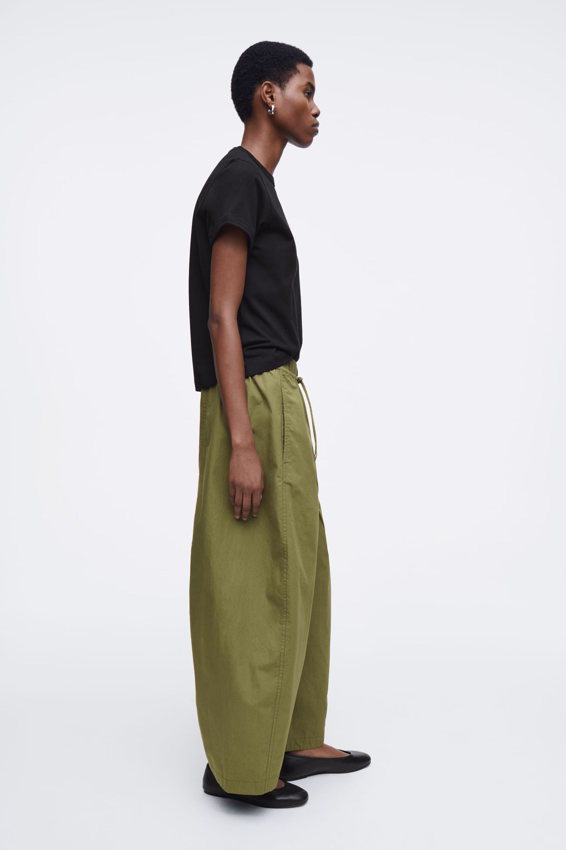 ELASTICATED BARREL-LEG TROUSERS