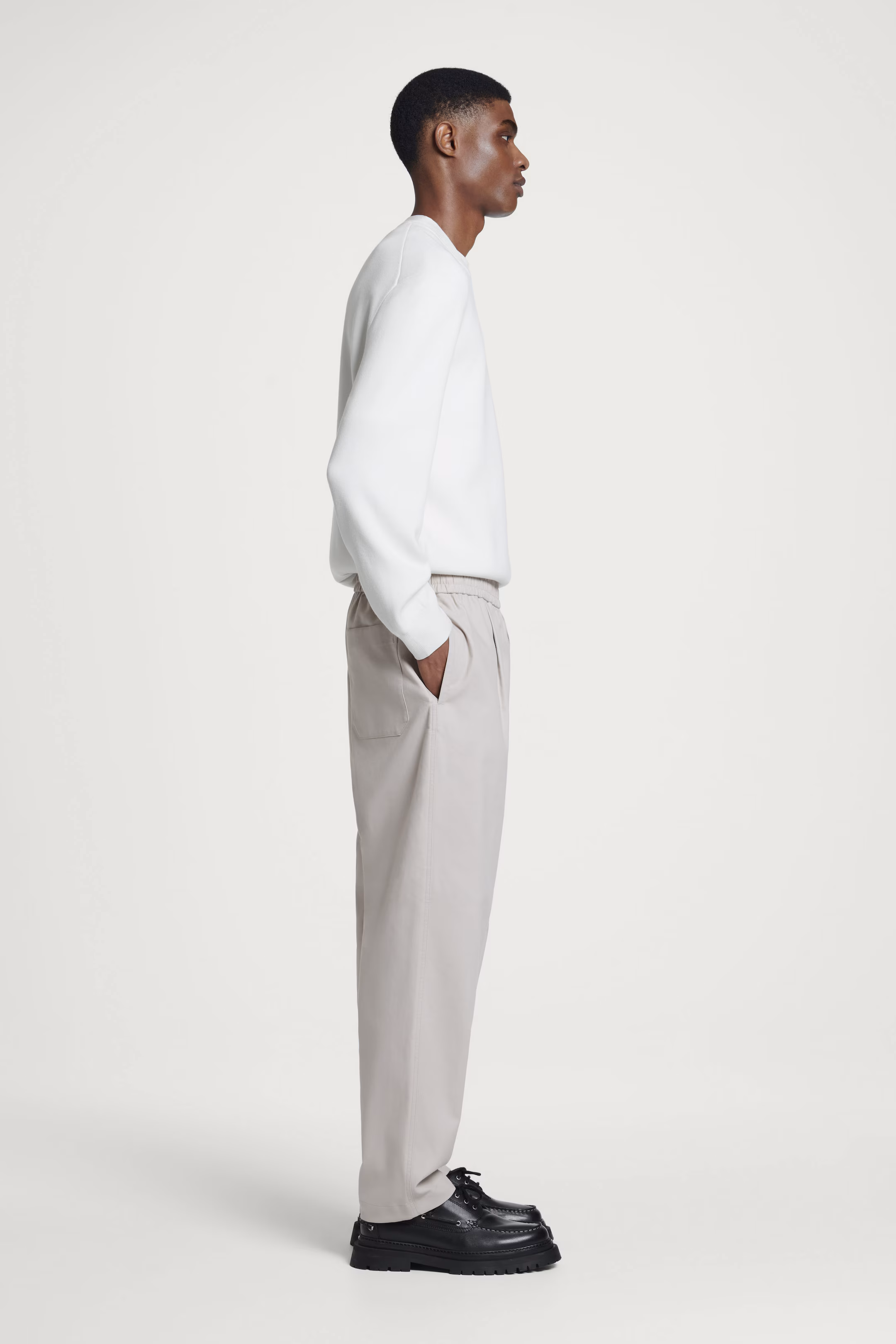 RELAXED COTTON TAPERED TROUSERS
