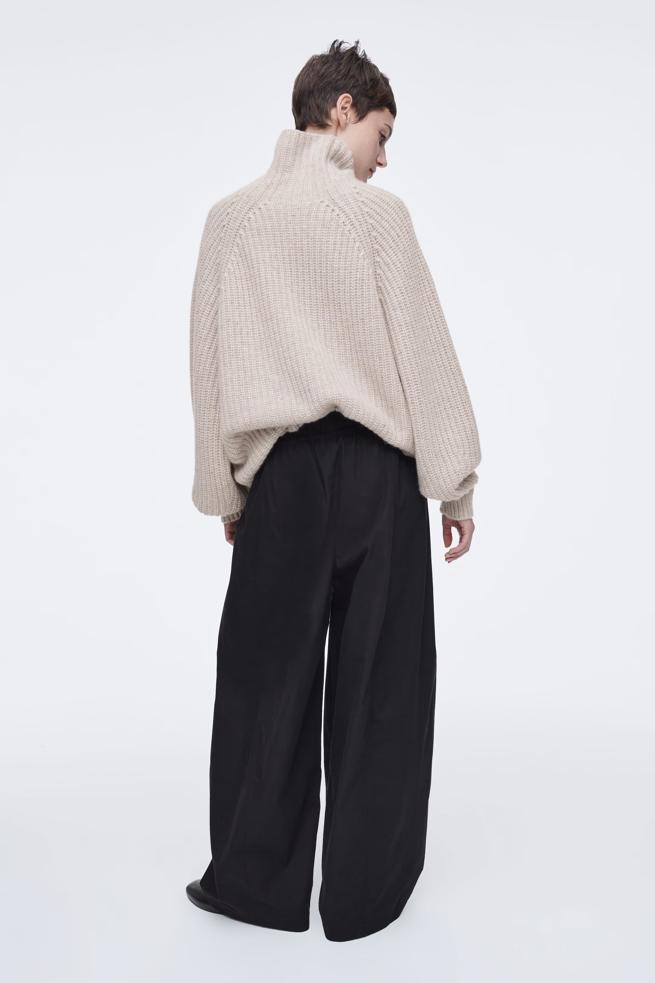 ELASTICATED BARREL-LEG TROUSERS