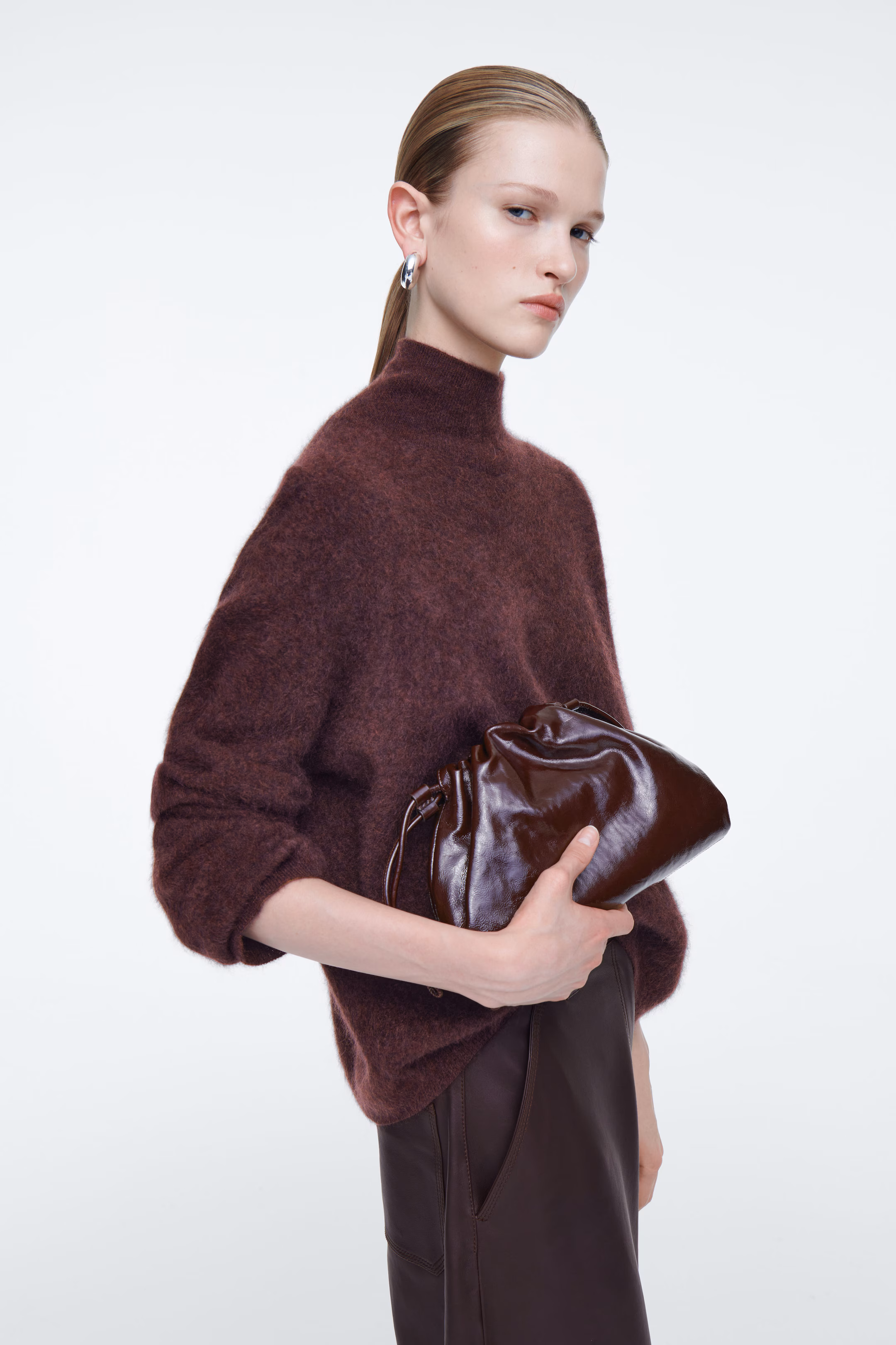 MINI CAVATELLI CLUTCH BAG - LEATHER