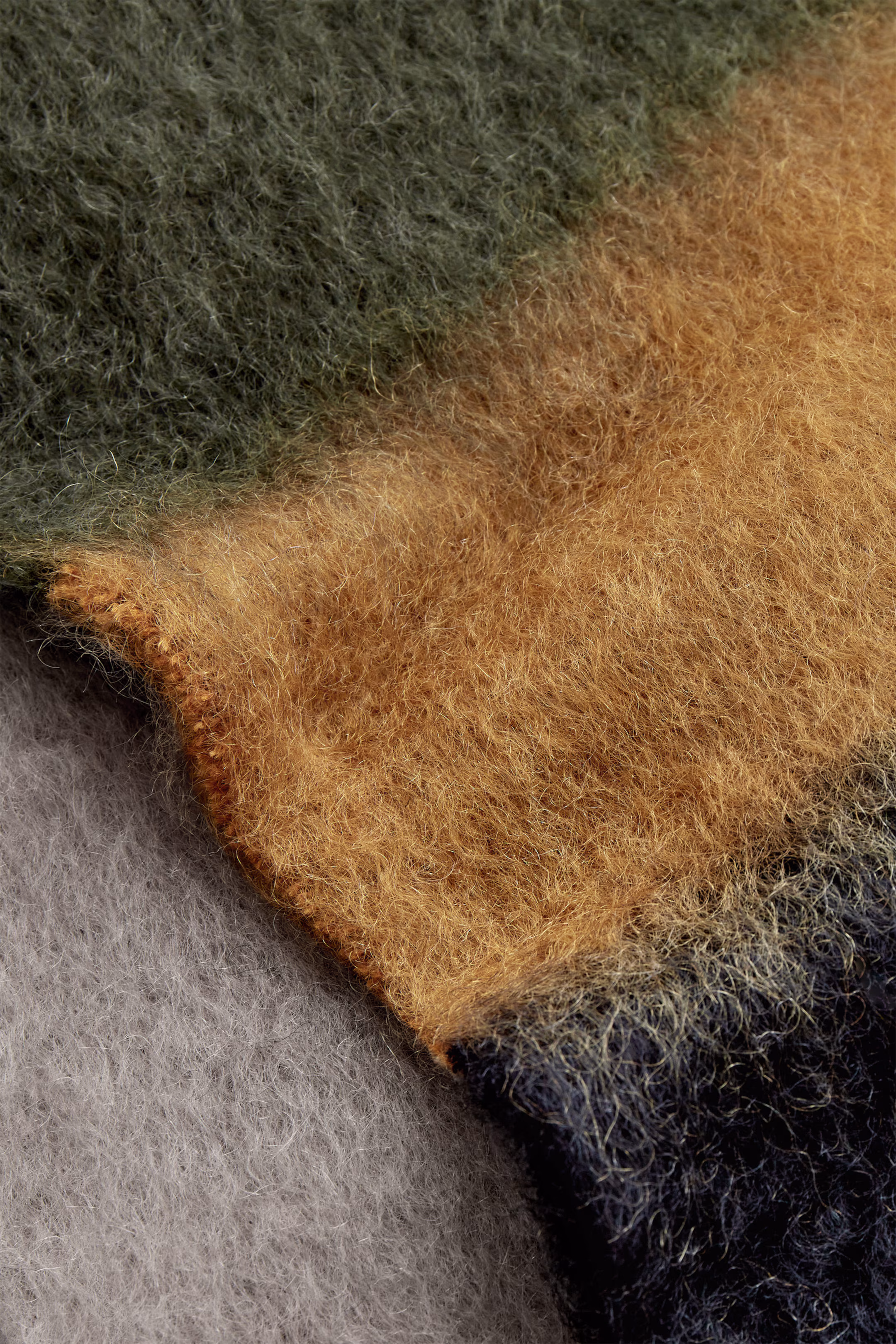 COLOUR-BLOCK MOHAIR SCARF
