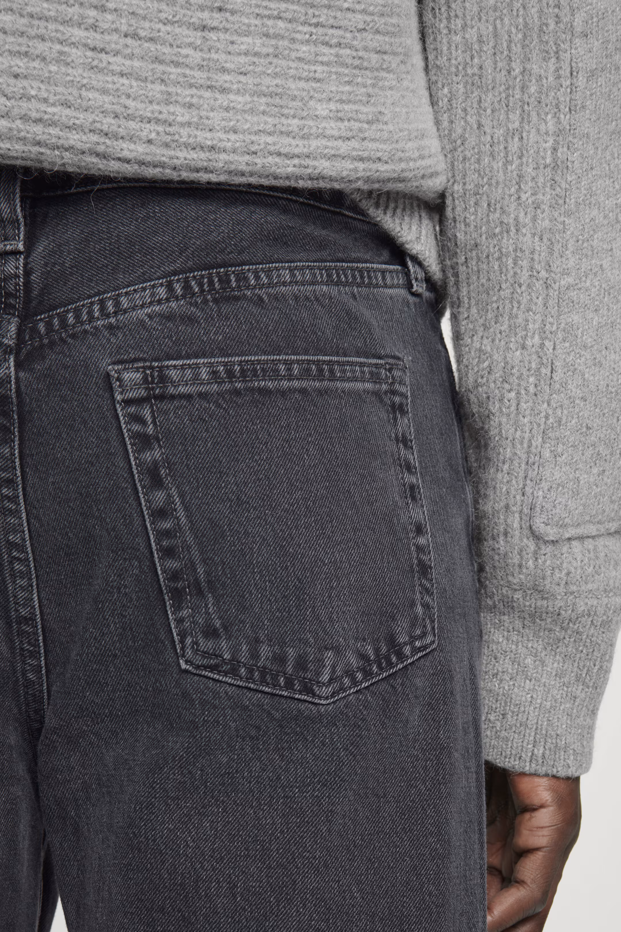 SIGNATURE STRAIGHT-LEG JEANS