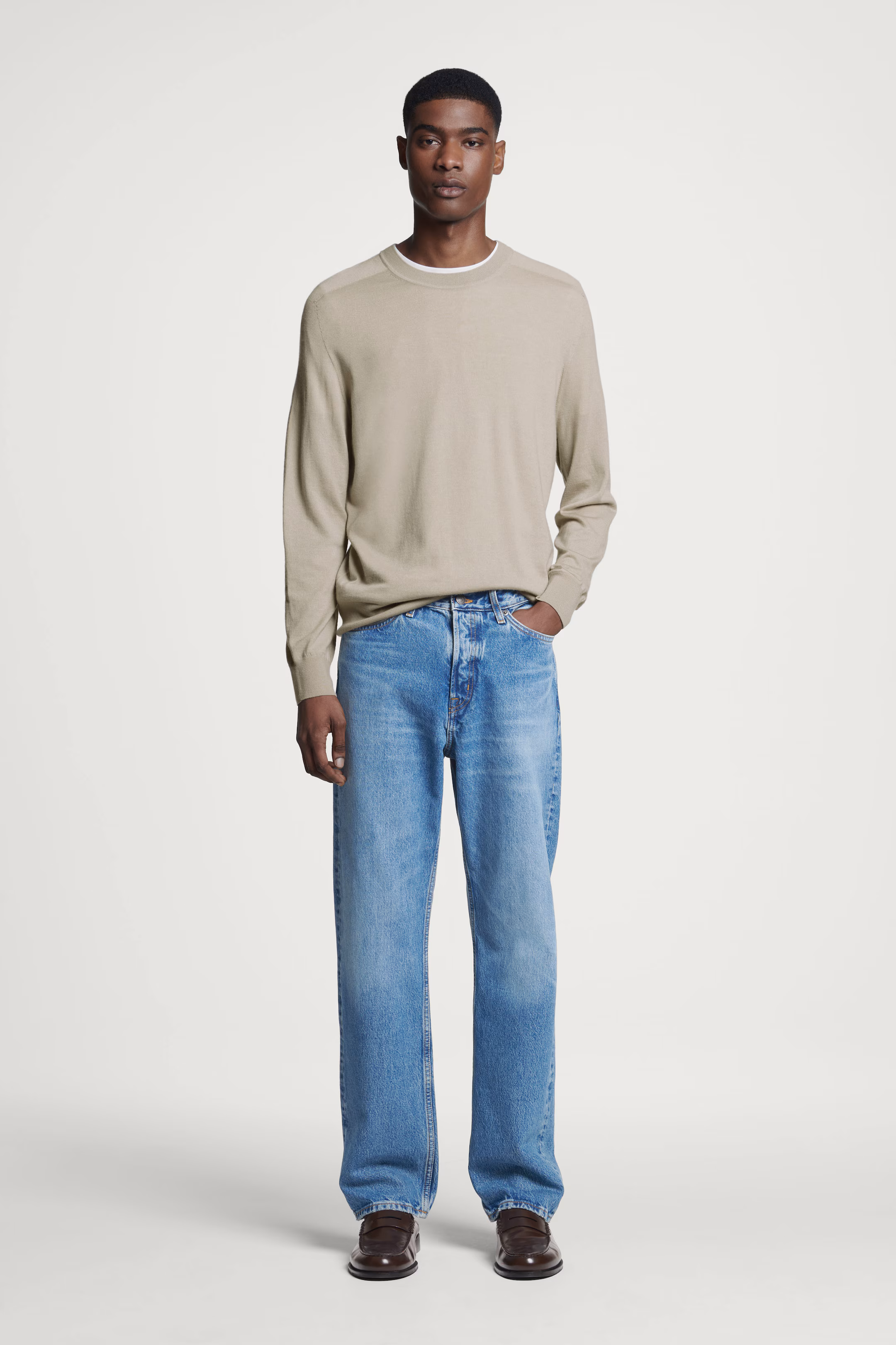FINE-KNIT CASHMERE CREW-NECK JUMPER