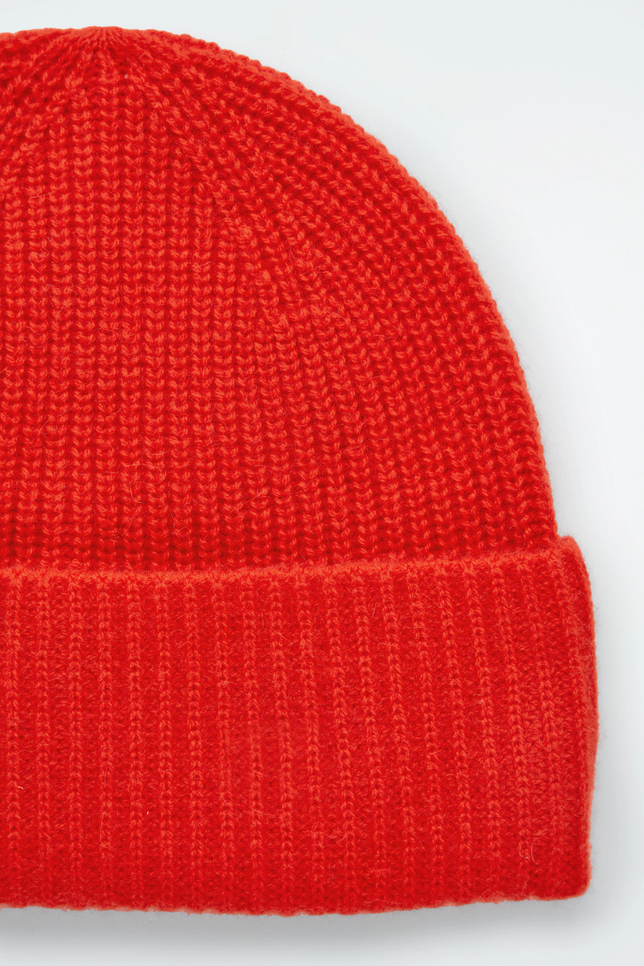 RIBBED WOOL AND CASHMERE BEANIE