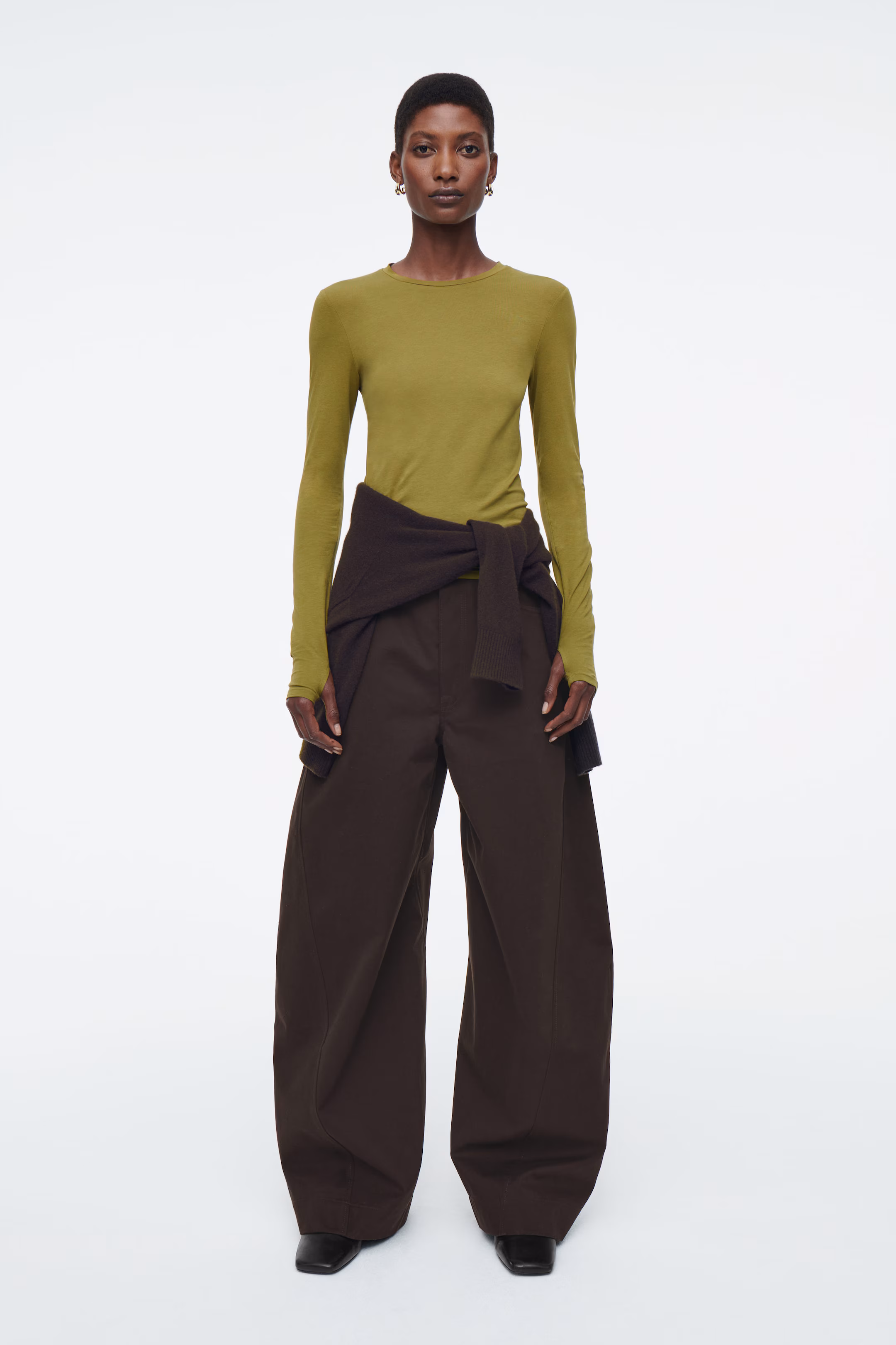 SLIM LIGHTWEIGHT LONG-SLEEVED TOP