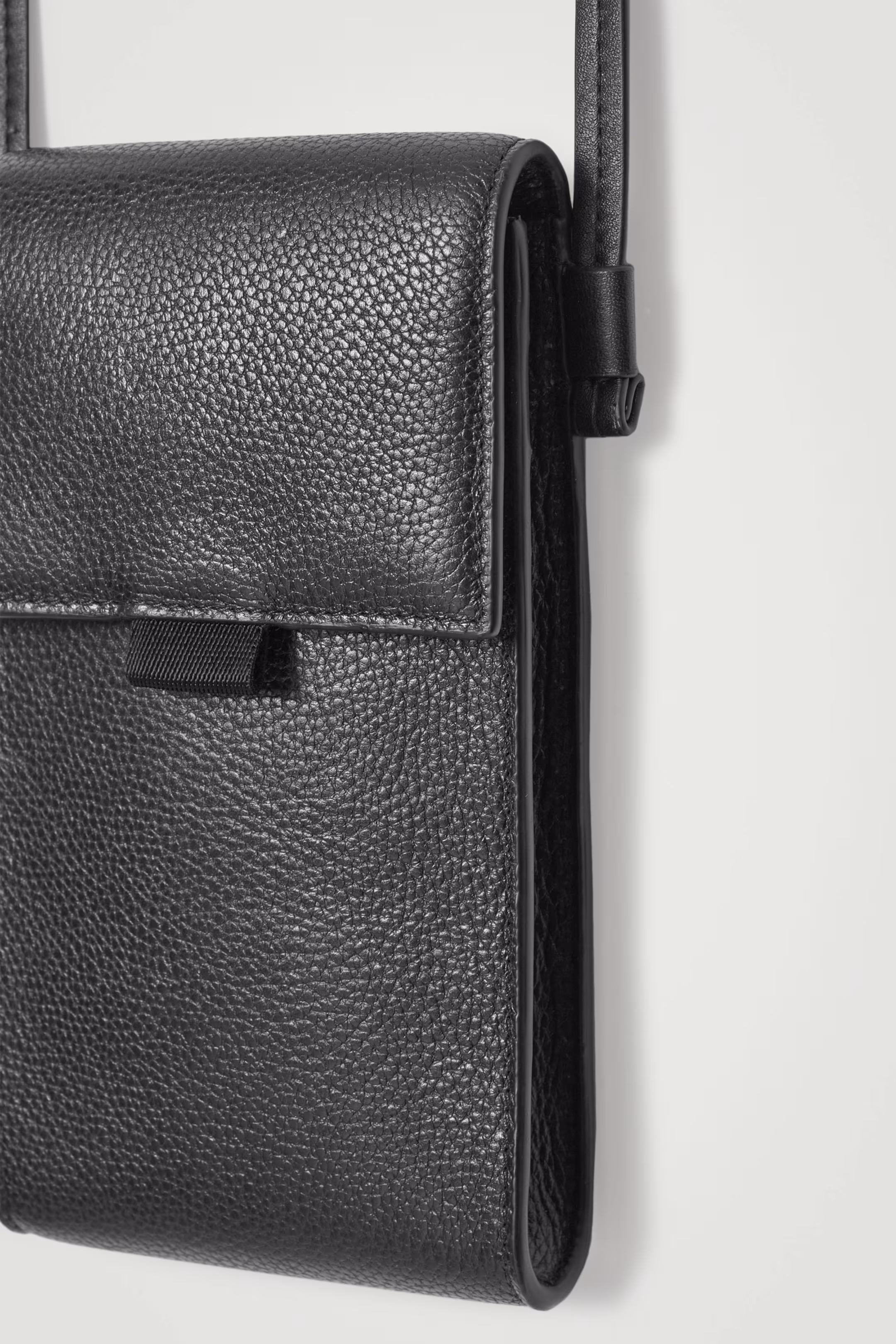 CROSSBODY PHONE POUCH - LEATHER