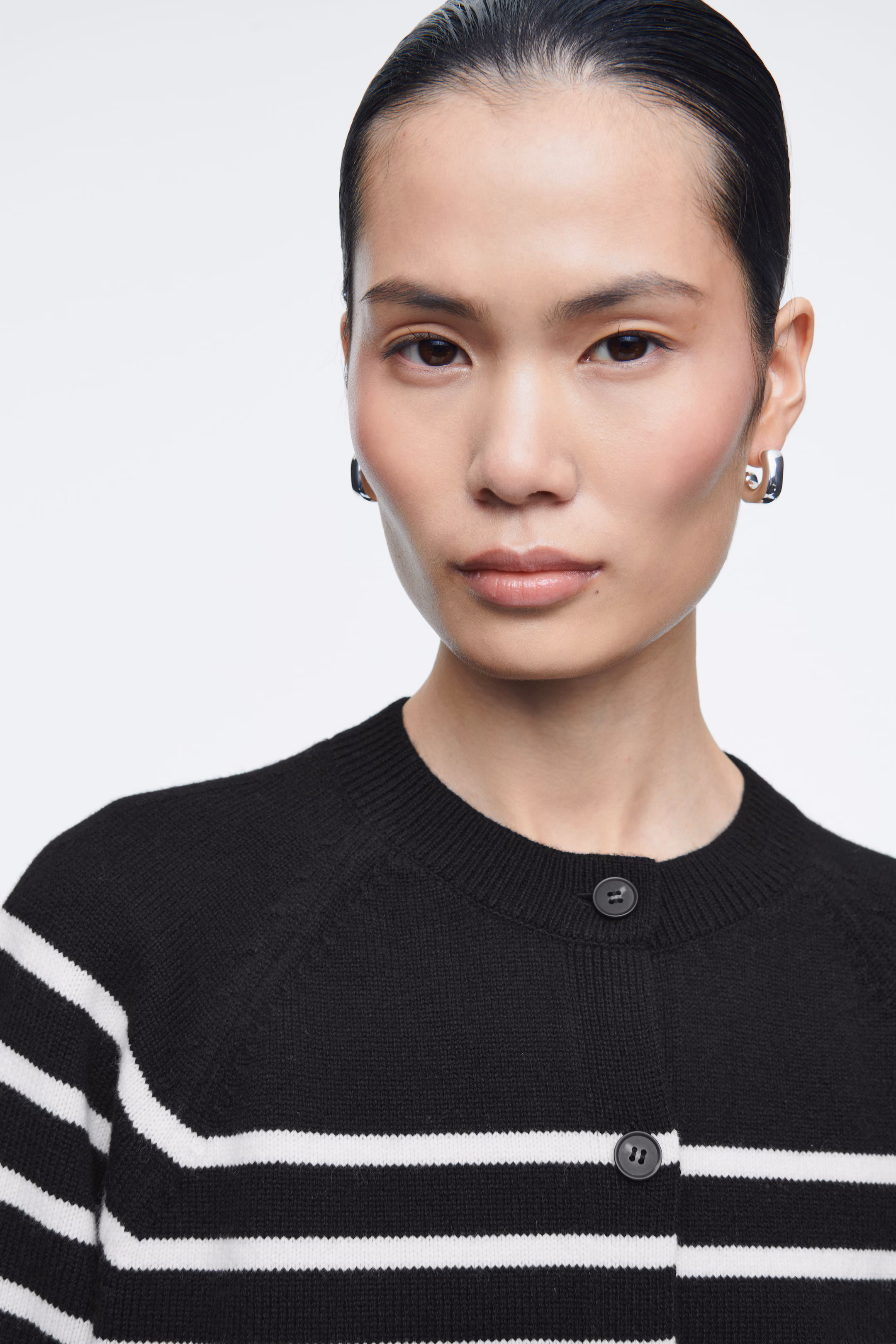 CROPPED WOOL CARDIGAN