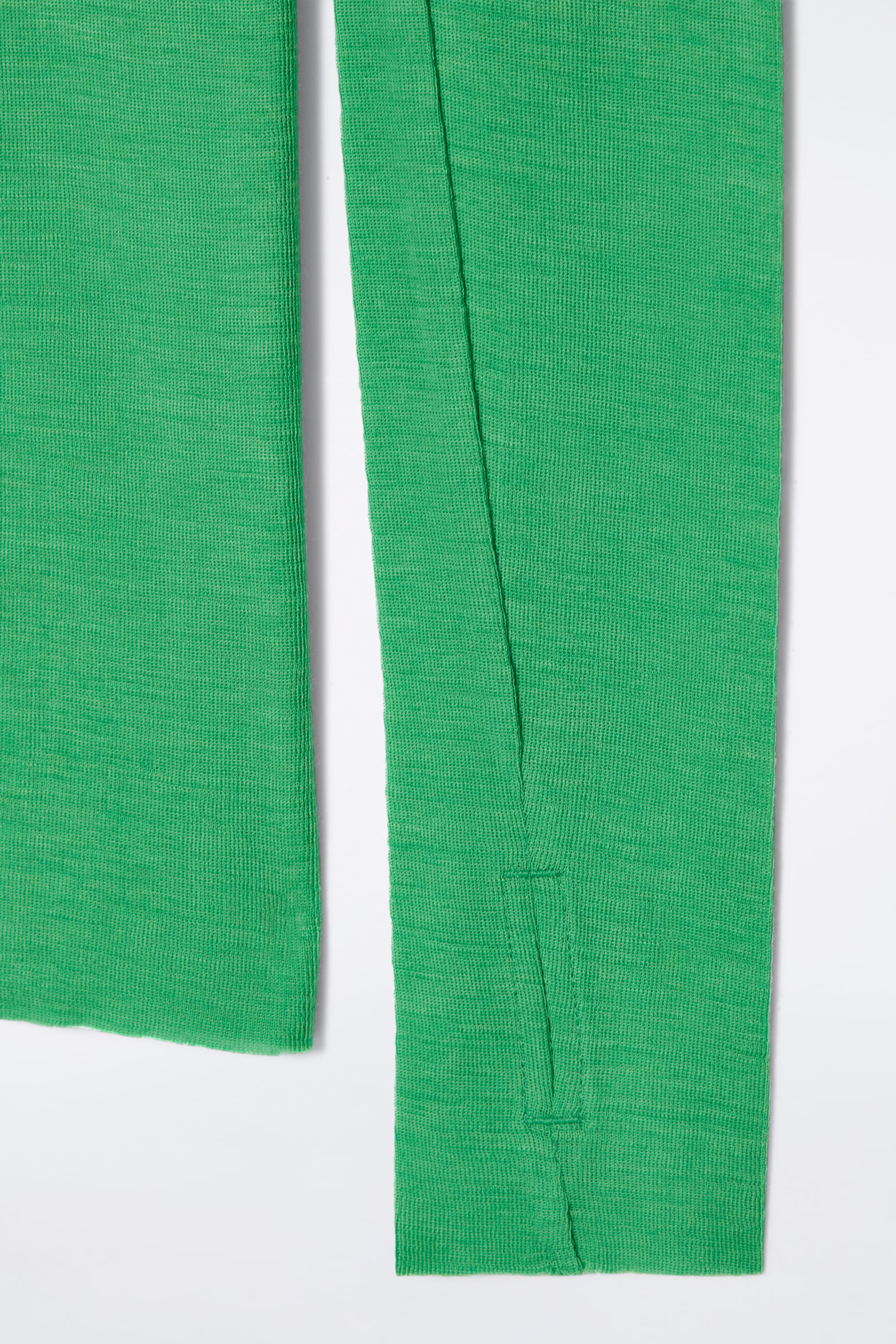 CREW-NECK MERINO WOOL TOP