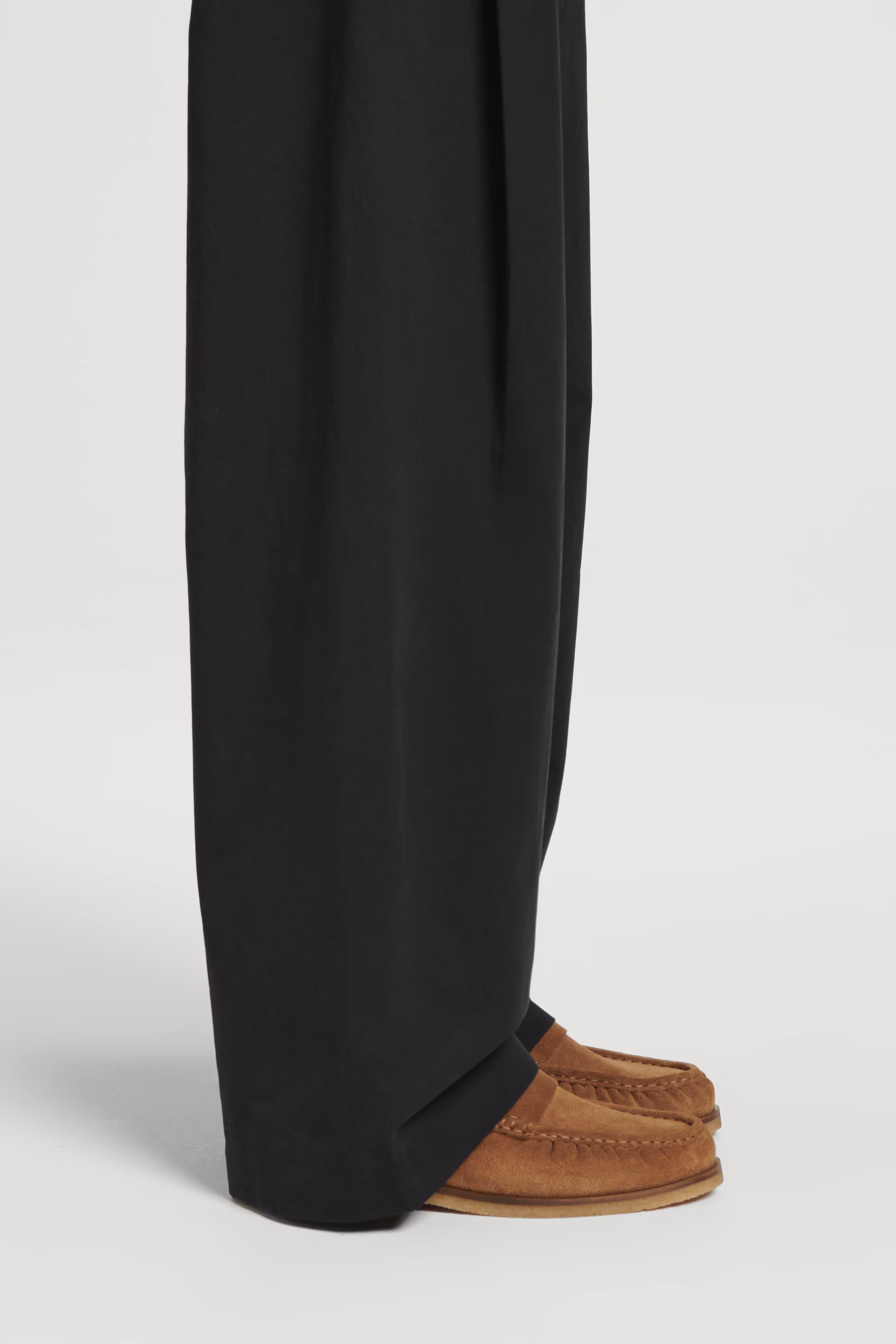 GATHERED SUEDE LOAFERS