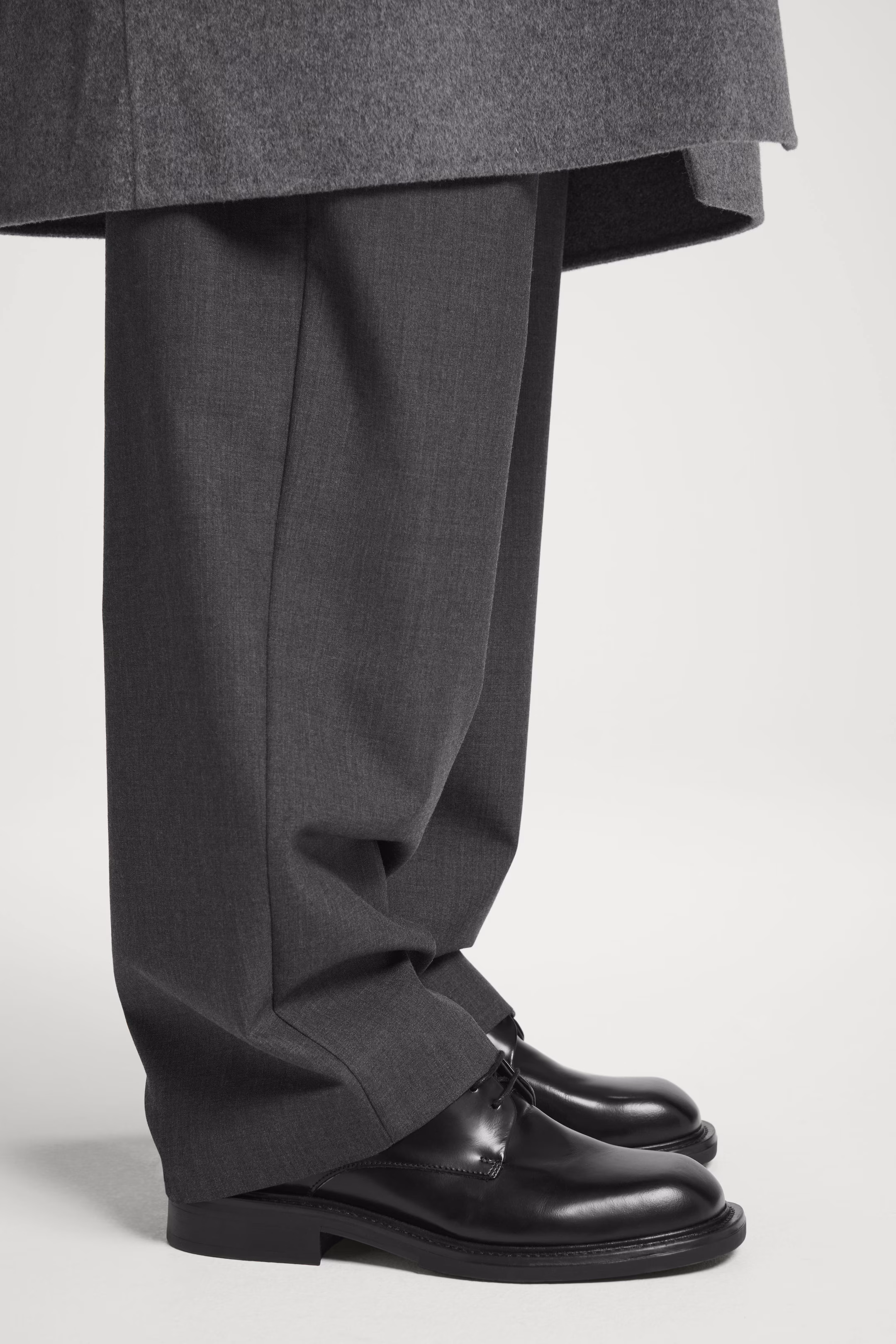 SQUARE-TOE LEATHER DERBY SHOES