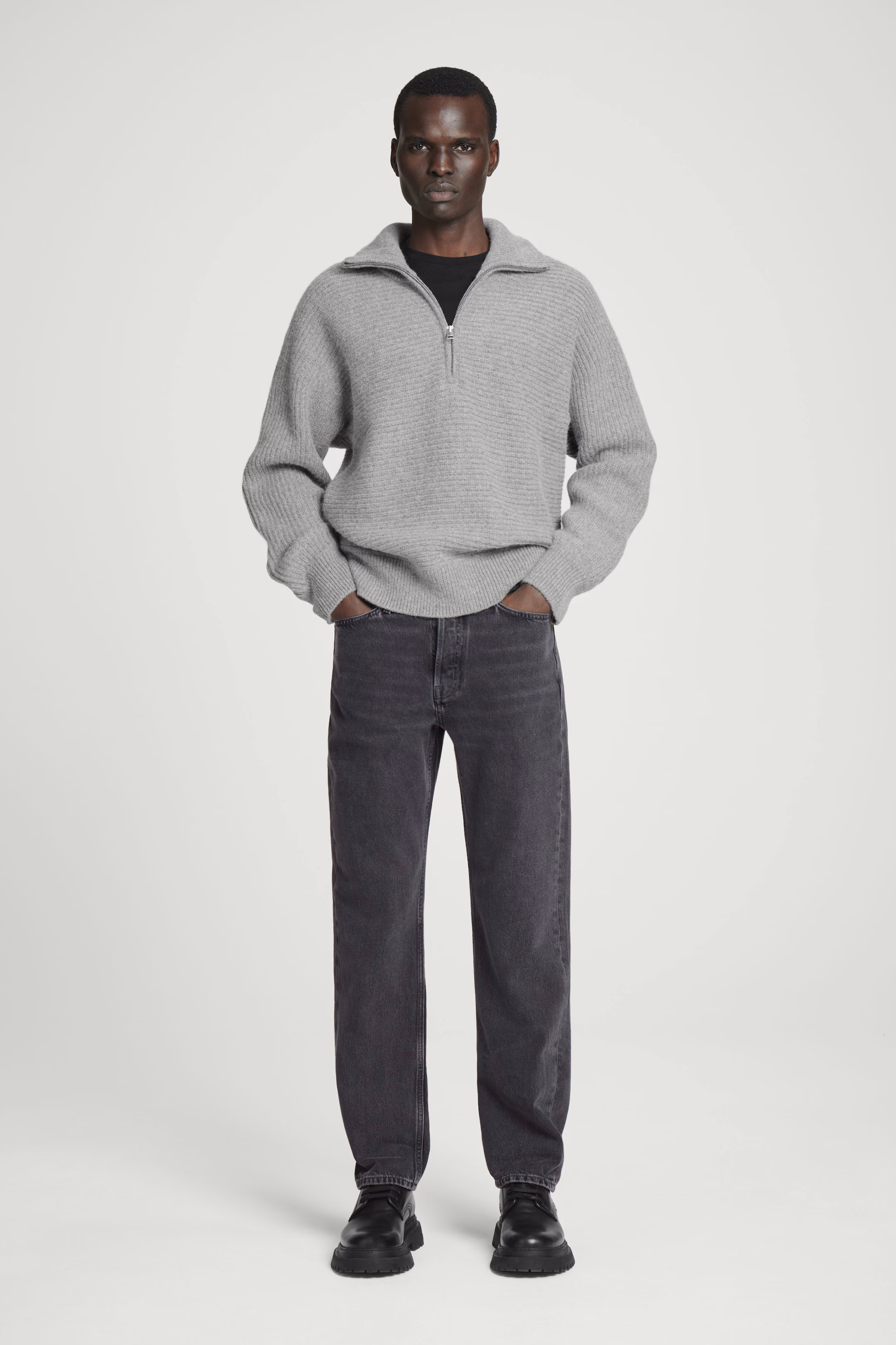 SIGNATURE STRAIGHT-LEG JEANS